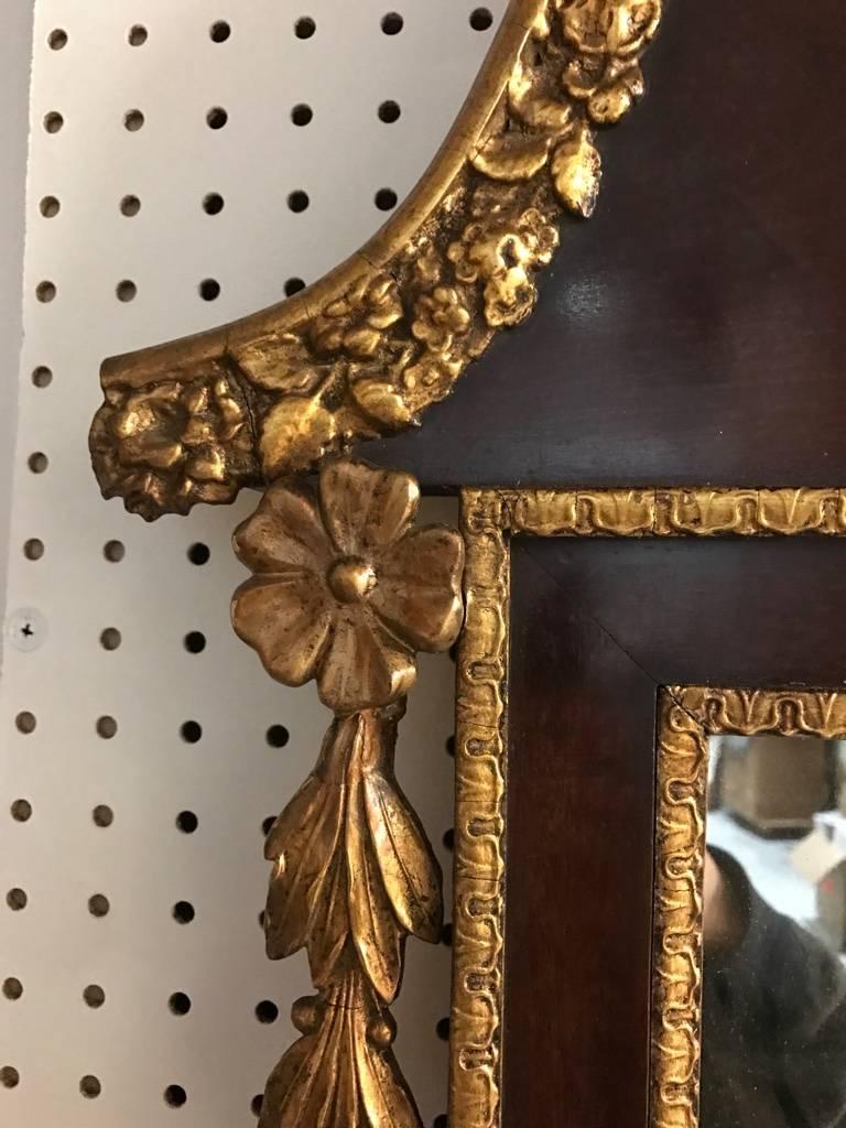 Miroir en bois doré et acajou Excellent état - En vente à North Bergen, NJ