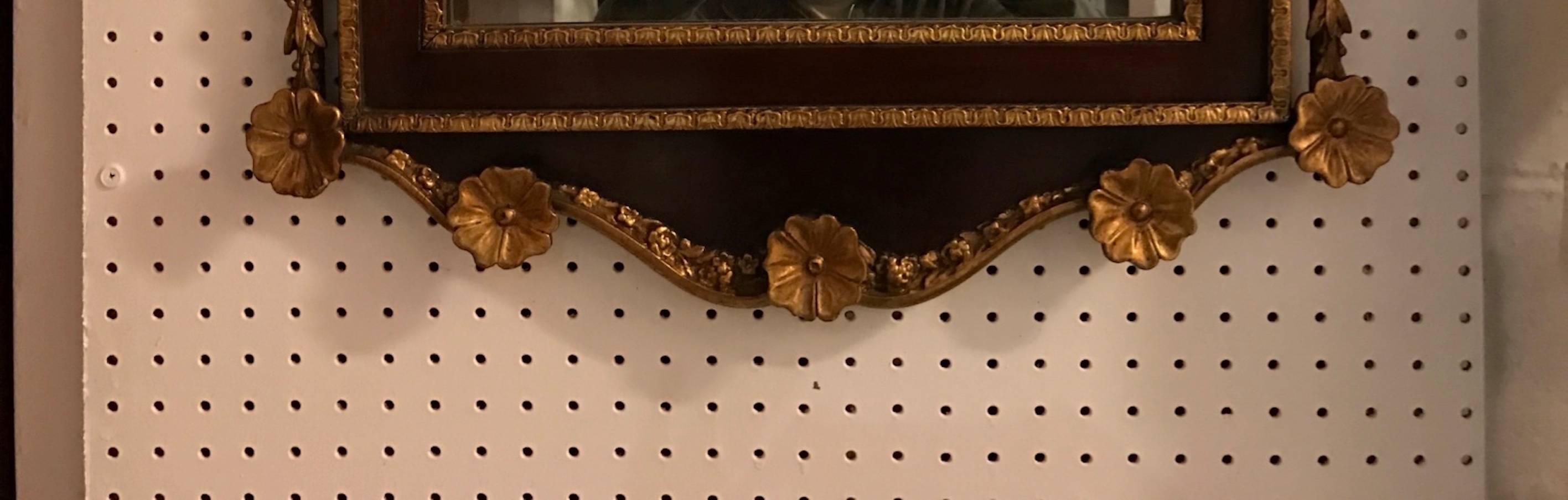 Specchio Giltwood in mogano in vendita 1