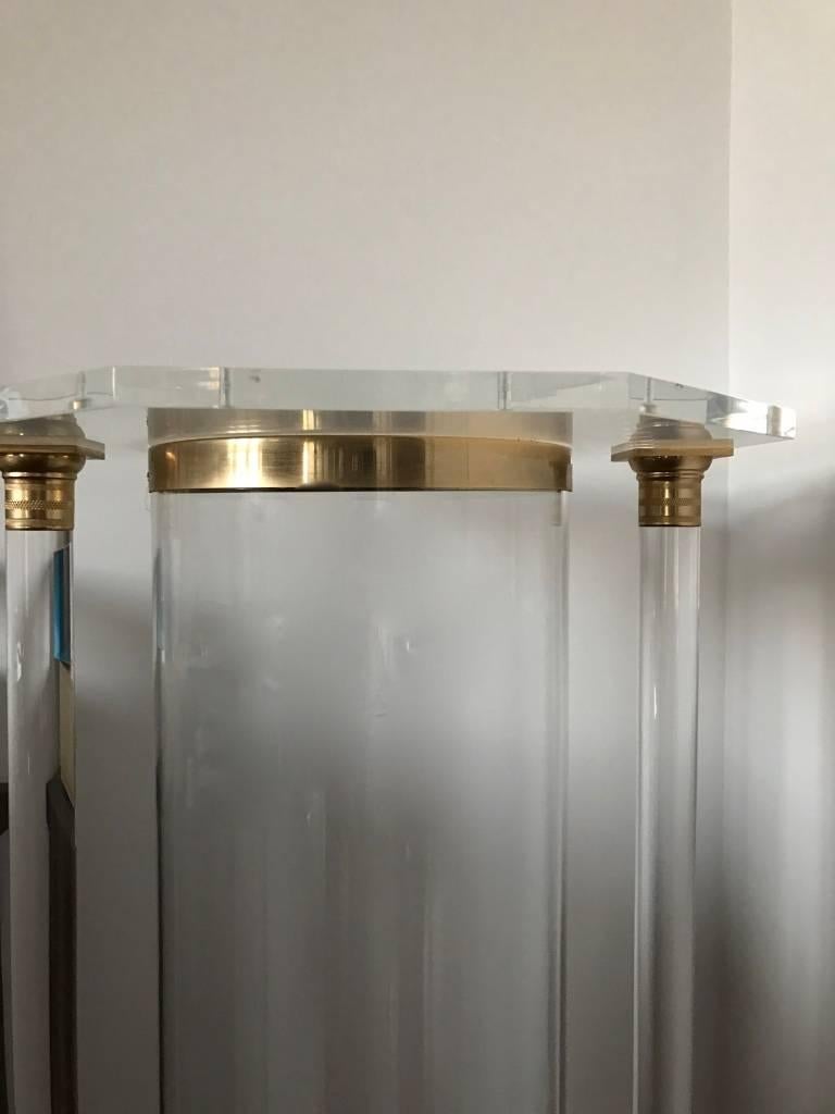 Pair of Mid-Century Modern Brass and Lucite Pedestals For Sale 1