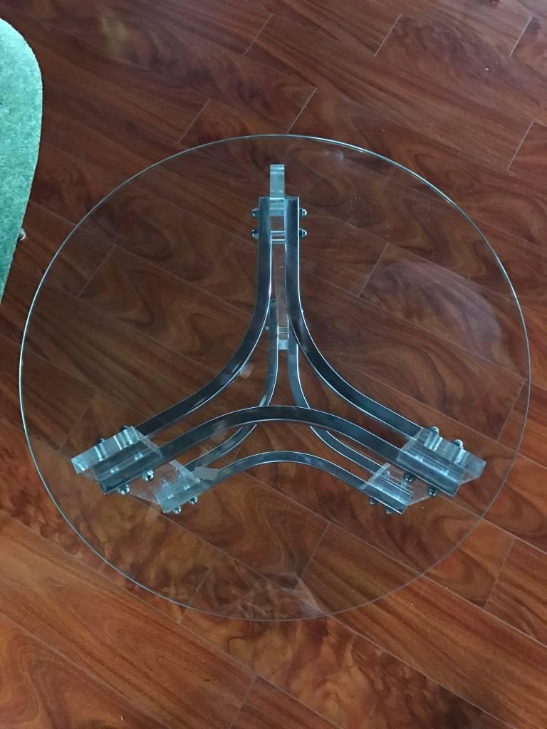 Pair of Mid-Century Modern Lucite, Chrome and Glass Side Tables For Sale 1
