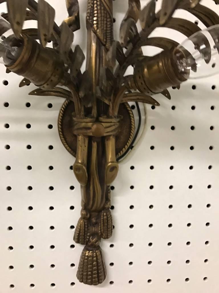 Pair of Hollywood Regency Brass Wall Sconces In Excellent Condition For Sale In North Bergen, NJ