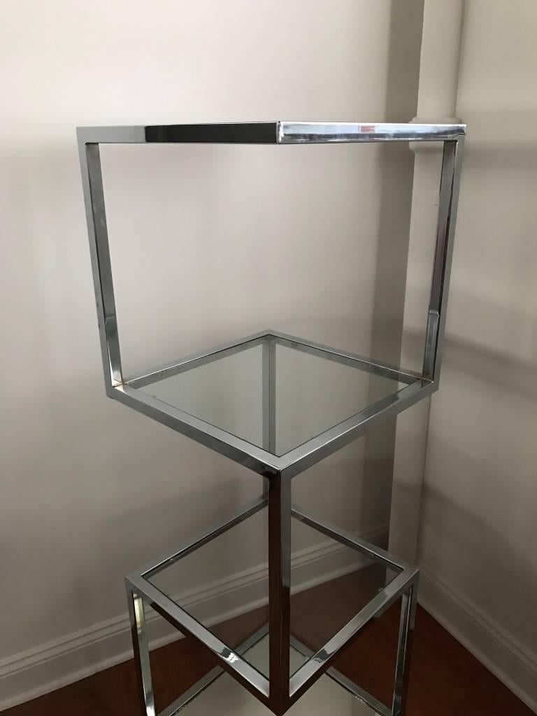 Mid-Century Chrome Etagere or Display Case In Excellent Condition In North Bergen, NJ