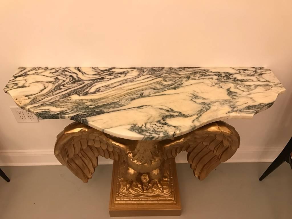 Amerikanischer Konsolentisch mit Adler aus vergoldetem Holz und Marmorplatte im Angebot 4