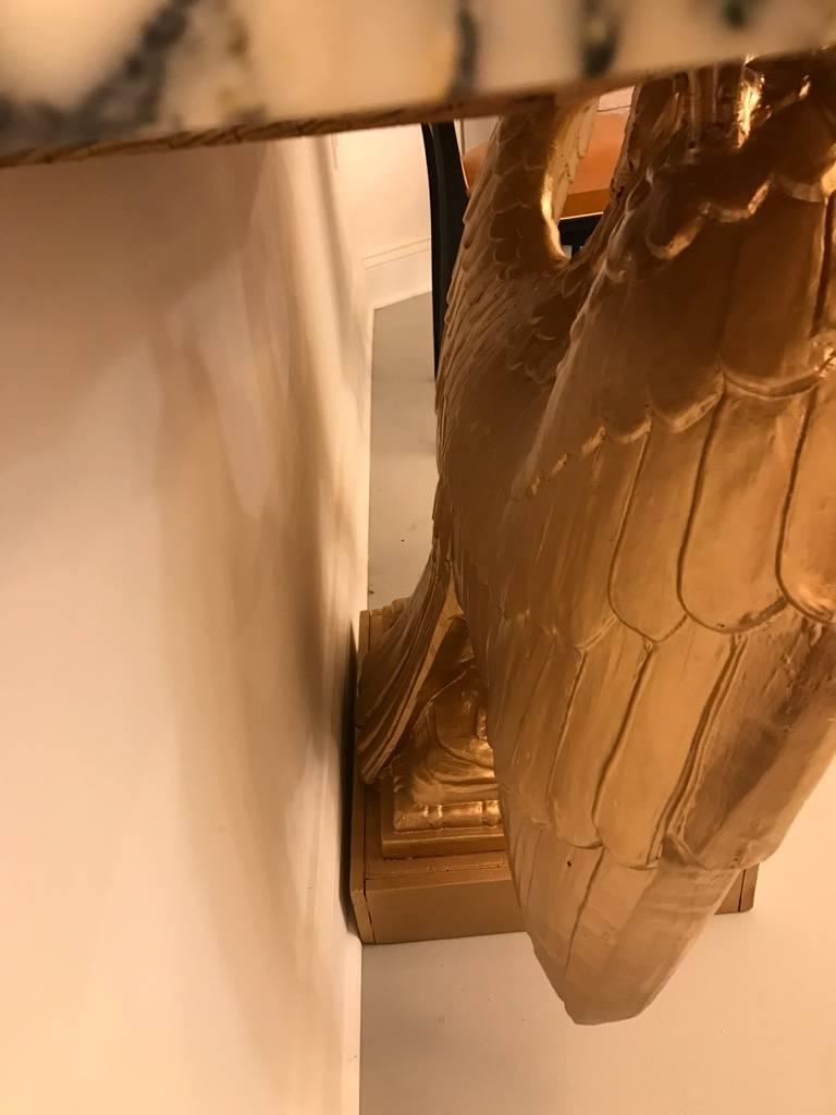 Amerikanischer Konsolentisch mit Adler aus vergoldetem Holz und Marmorplatte im Angebot 6