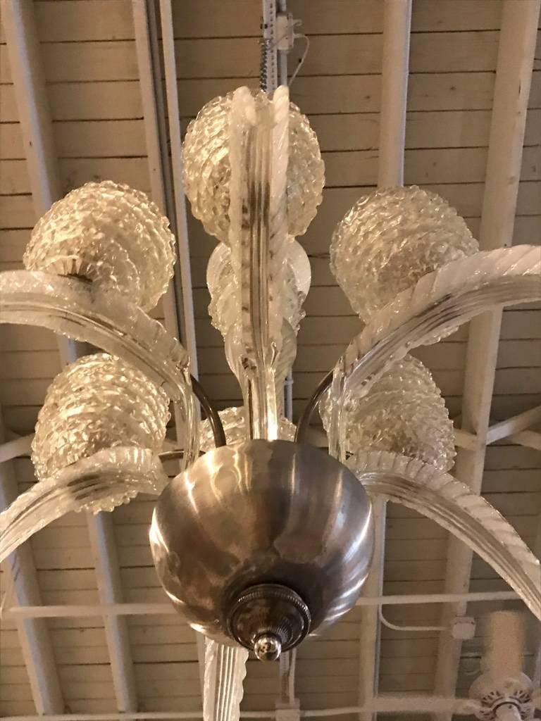 Italian Mid-Century Murano Glass and Brass Chandelier by Barovier e Toso In Excellent Condition For Sale In North Bergen, NJ