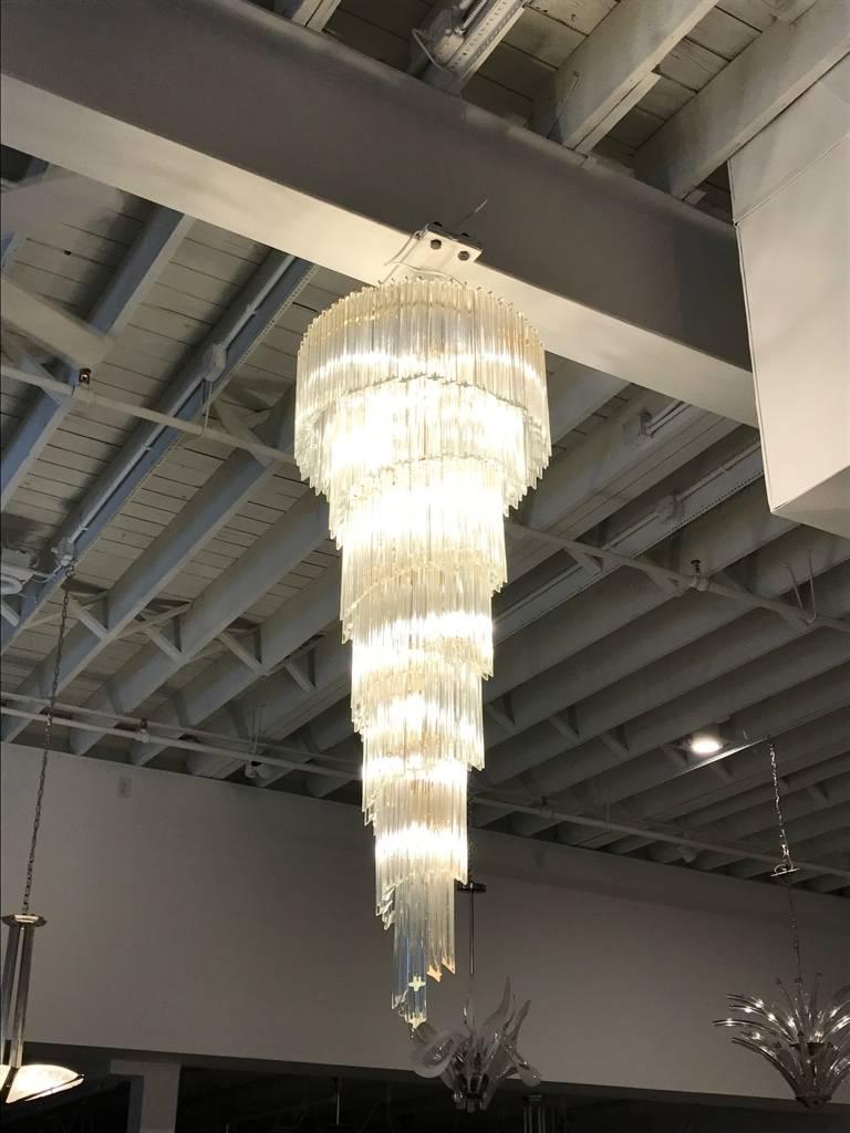 Italian Mid-Century Spiral Glass Chandelier  In Excellent Condition In North Bergen, NJ