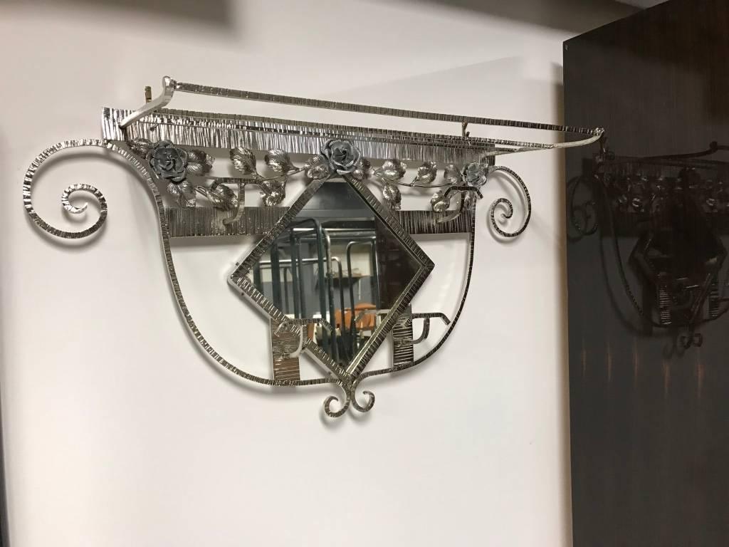 Hanging Coat Rack mit Spiegel und Hutständer im Art déco-Stil im Zustand „Hervorragend“ im Angebot in North Bergen, NJ