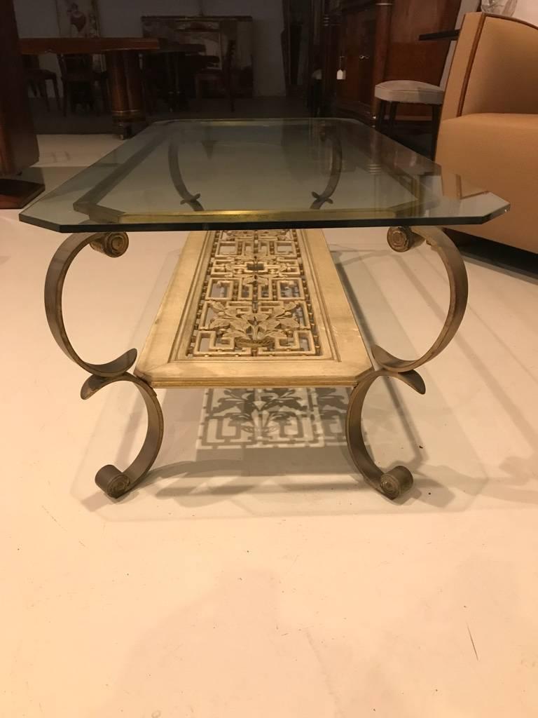 Mid-Century Modern Table basse en laiton et bois doré du milieu du siècle dernier en vente