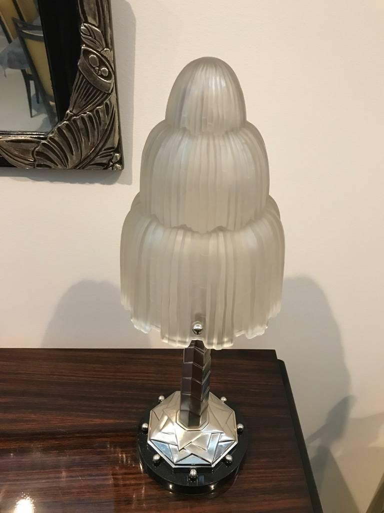 Pair of French Art Deco Table Lamps Signed by Sabino with Marble Base In Excellent Condition In North Bergen, NJ