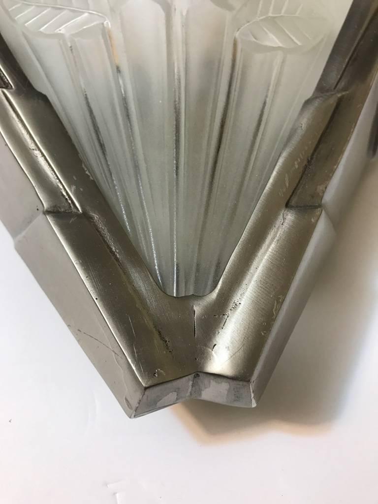 Pair of French Art Deco Wall Sconces Having Geometric Motif by Noverdy For Sale 1
