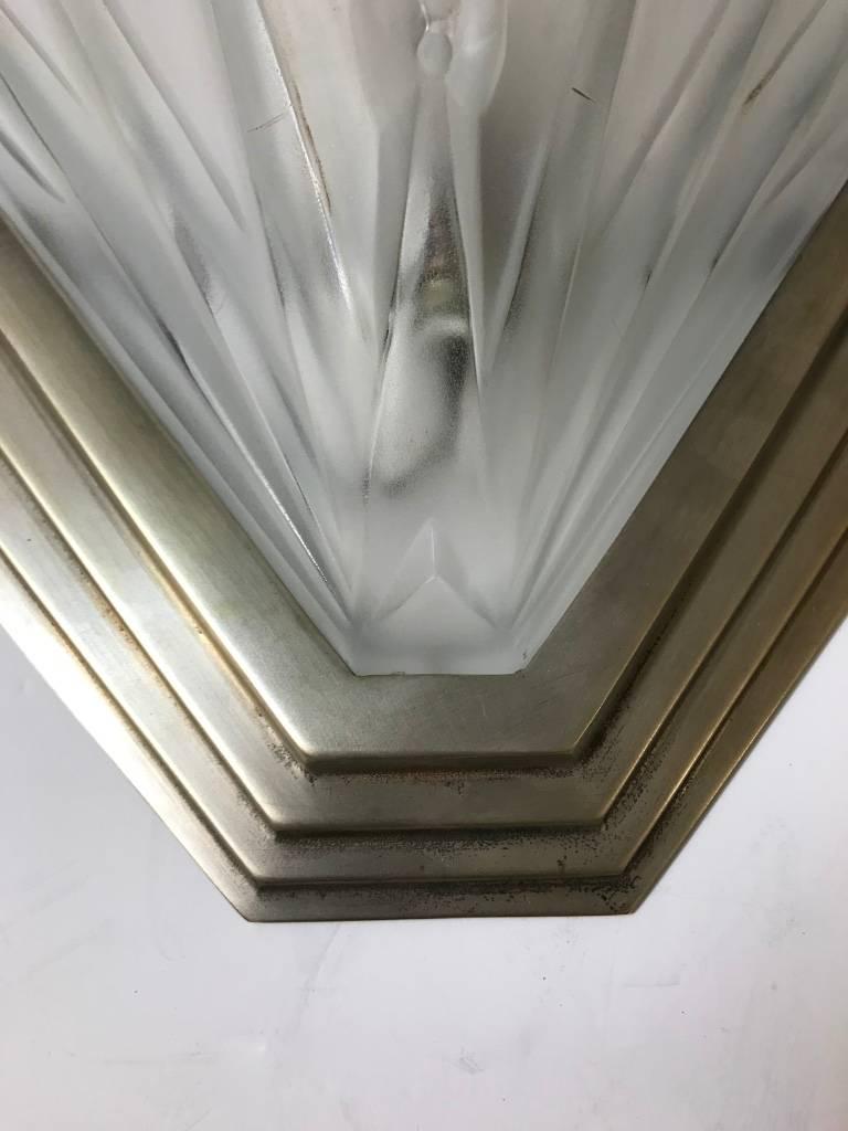Pair of French Art Deco Signed Atelier Petitot Ribbed Wall Sconces In Excellent Condition For Sale In North Bergen, NJ