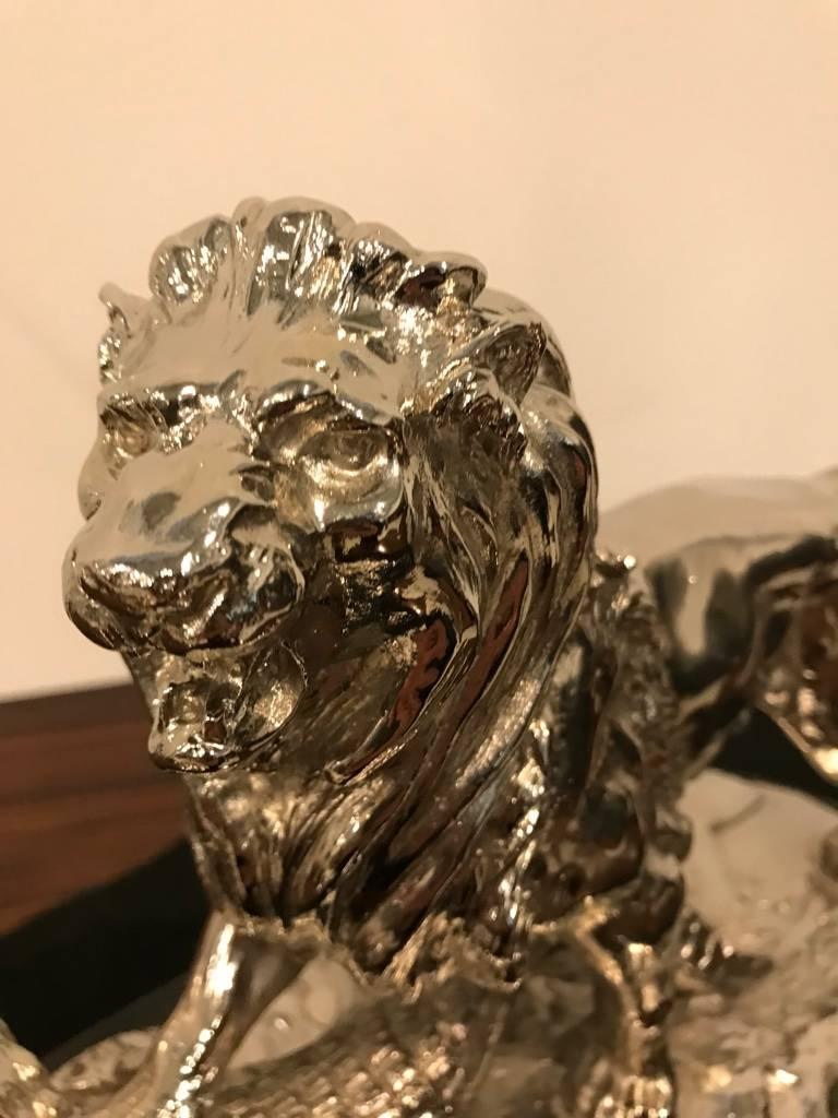 Nickel-Bronze-Skulptur eines Löwen, der Alligator zerquetscht, von Paul Edouard Delabrierre im Zustand „Hervorragend“ im Angebot in North Bergen, NJ
