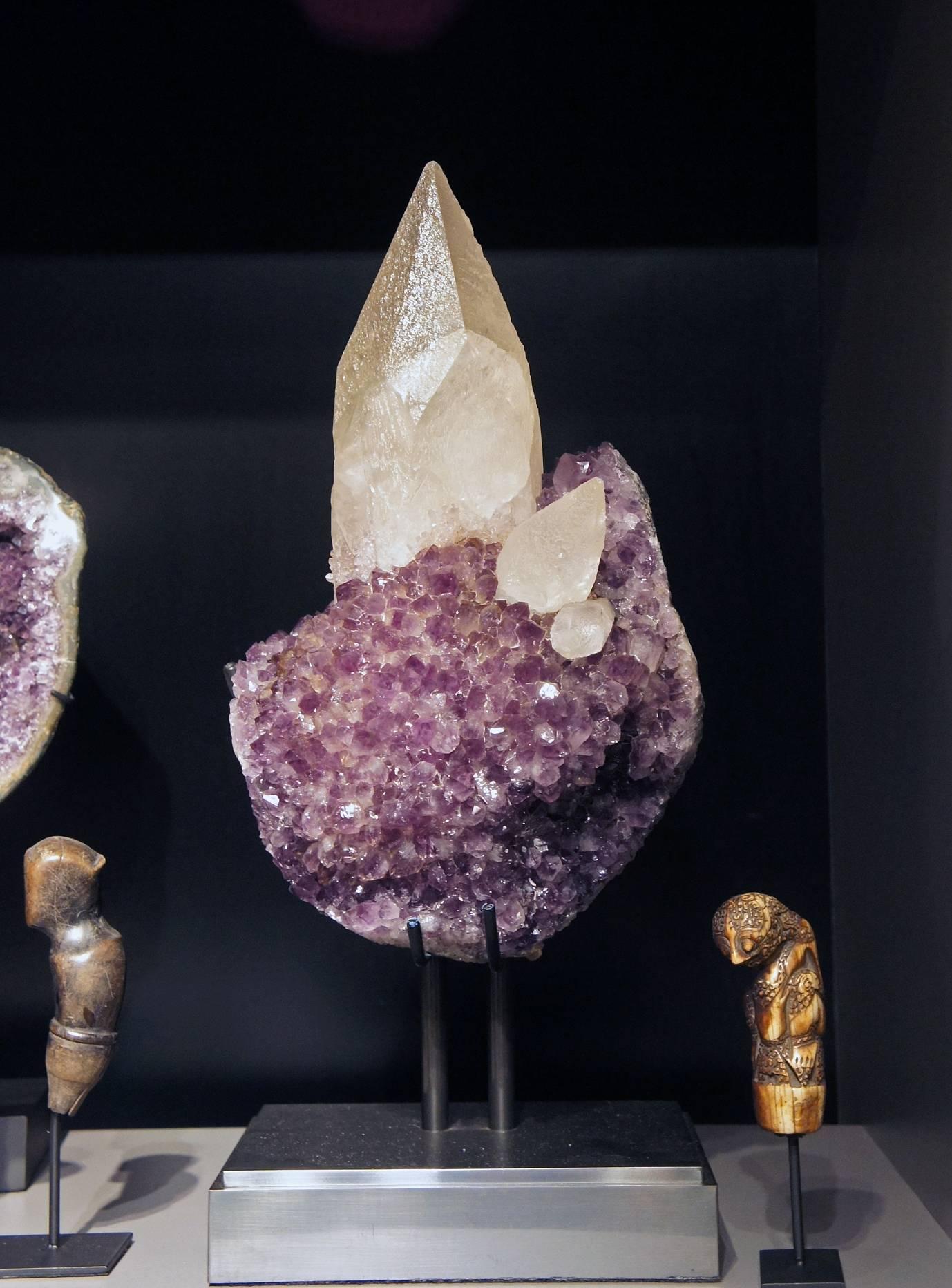 Amethyst and Calcite In Excellent Condition In Taipei, TW