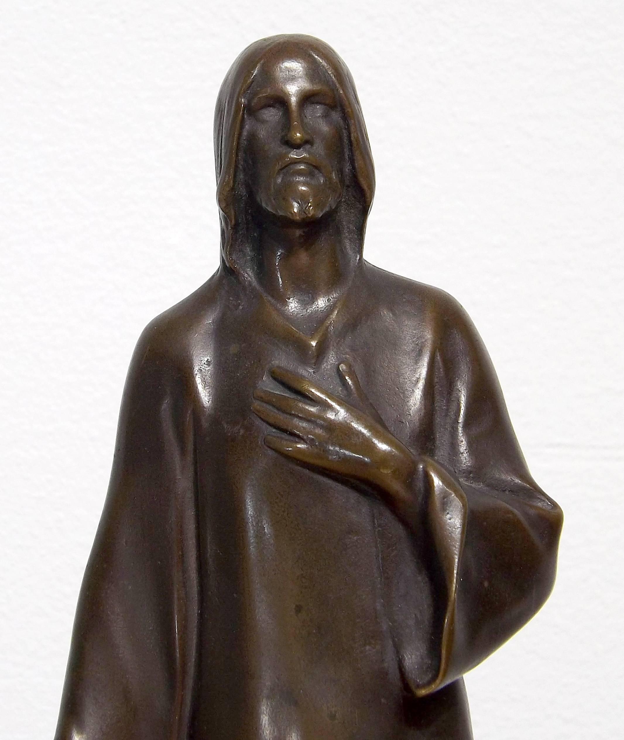 A wonderful and highly detailed bronze of Jesus Christ by Austrian sculptor Hans Muller (1873-1937).

Muller was a graduate of The Academy of Fine Arts in Vienna where he studied under Edmund von Hellmer. After World War I he was entrusted with