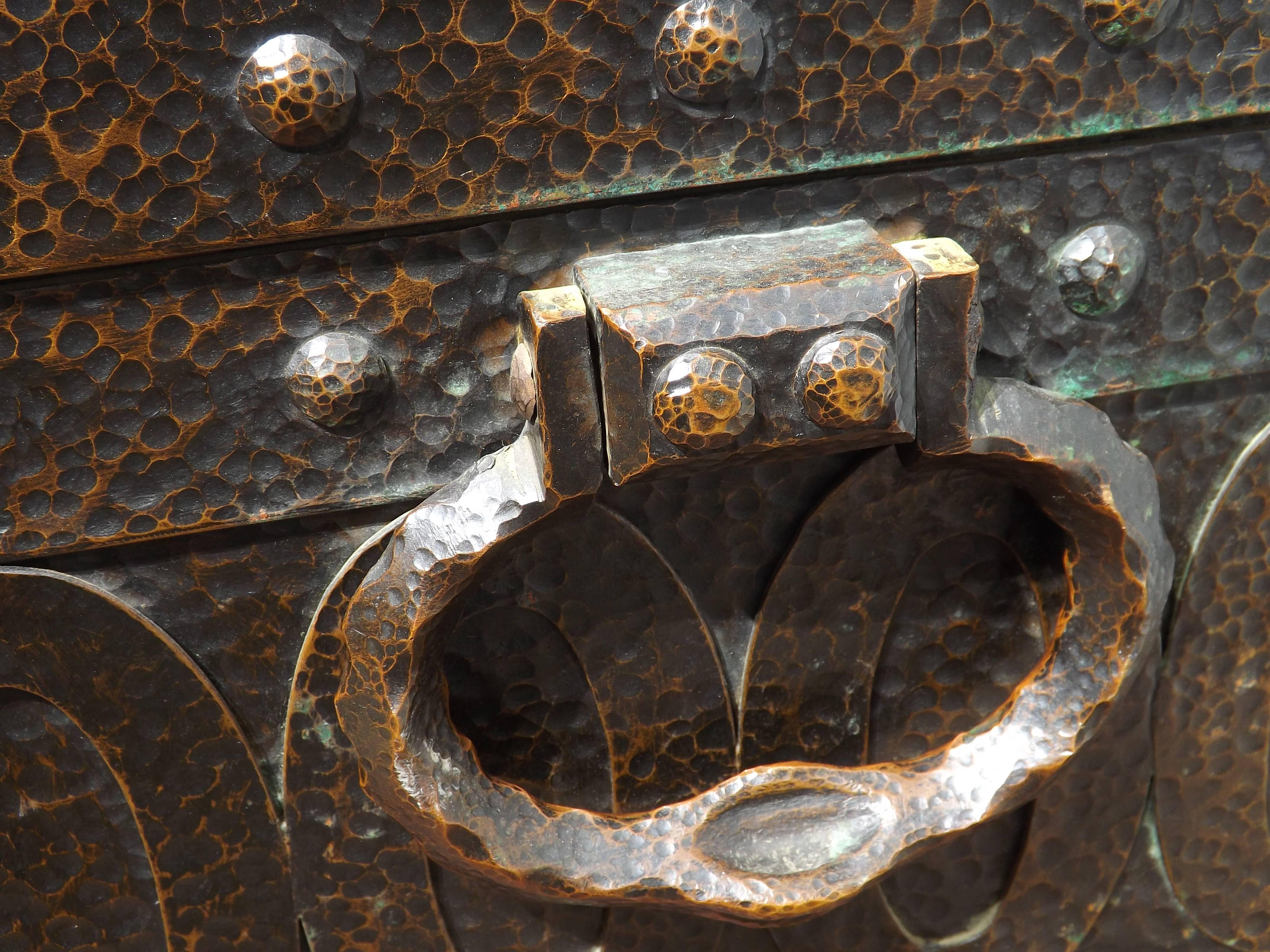 19th Century Arts and Crafts Patinated Hammered Copper Chest or Strongbox For Sale 3