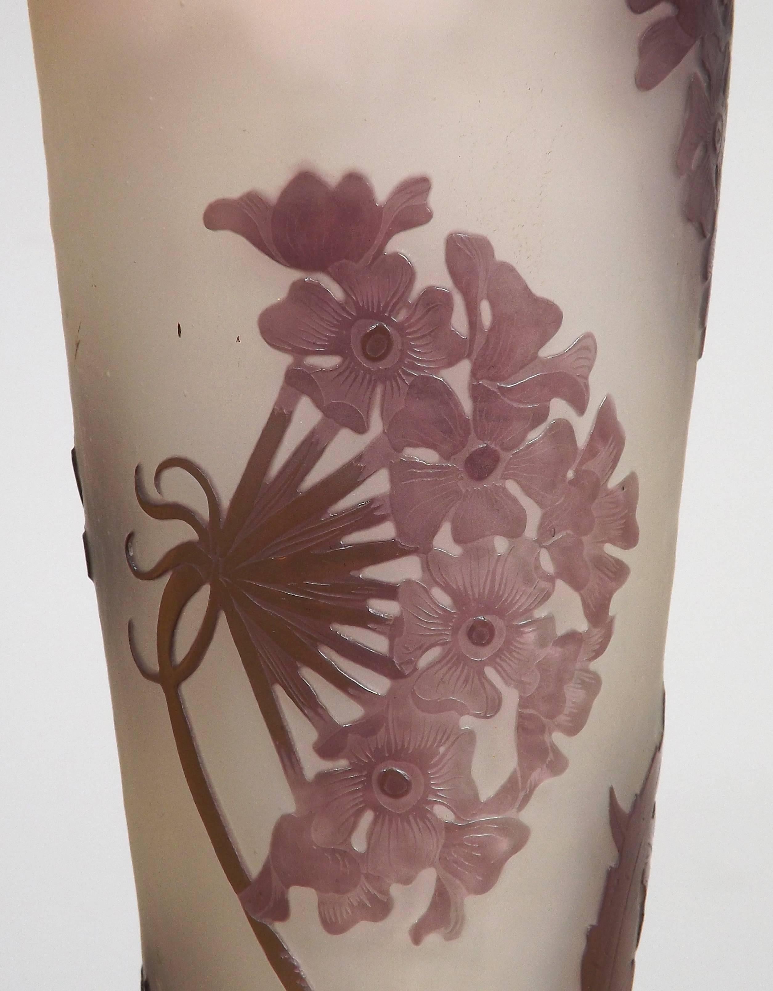 Gallé Primevere Floral Cameo Vase, 1905 In Good Condition In Charlevoix, MI