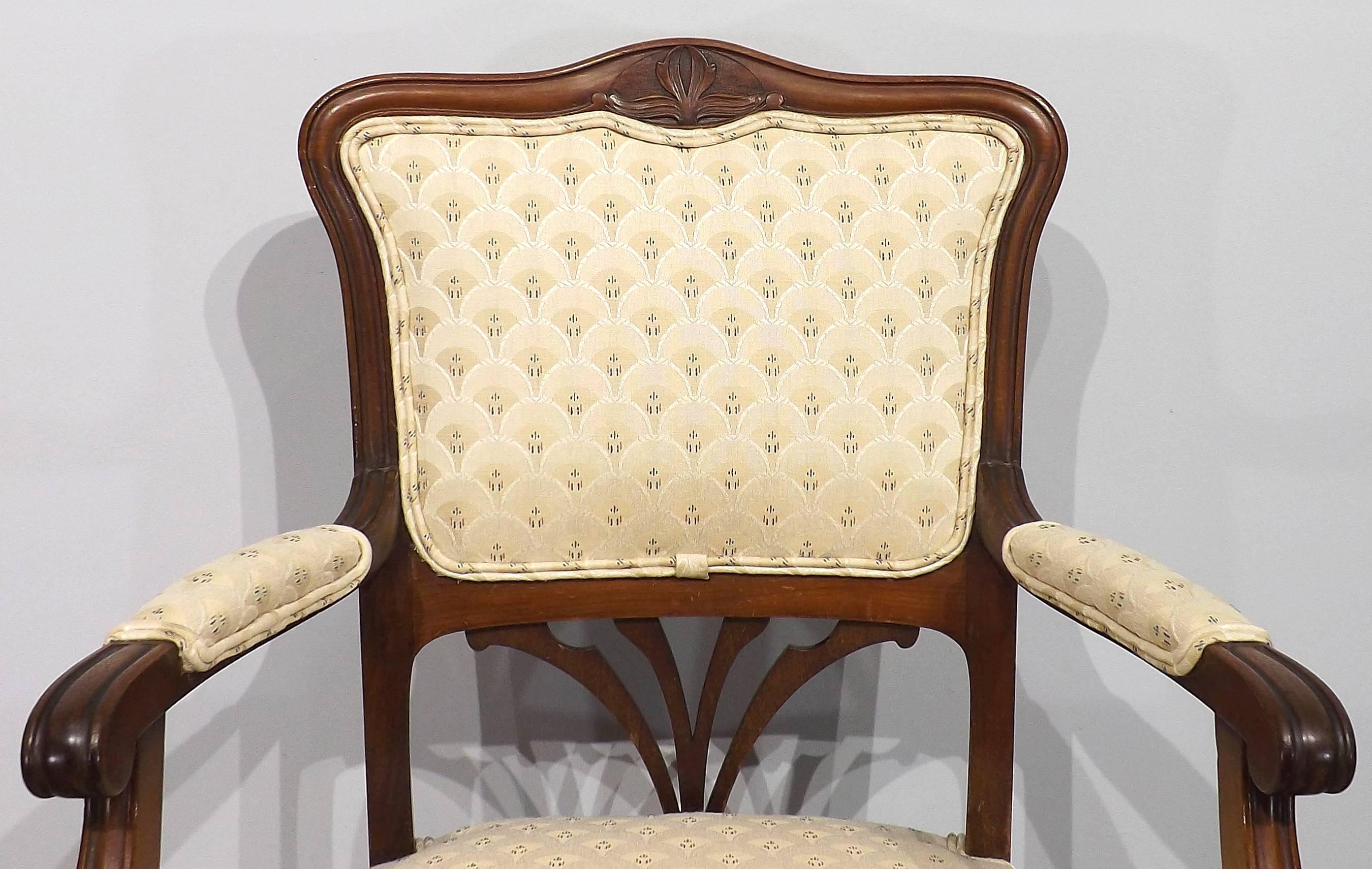Art Nouveau Mahogany Chair In Excellent Condition For Sale In Charlevoix, MI