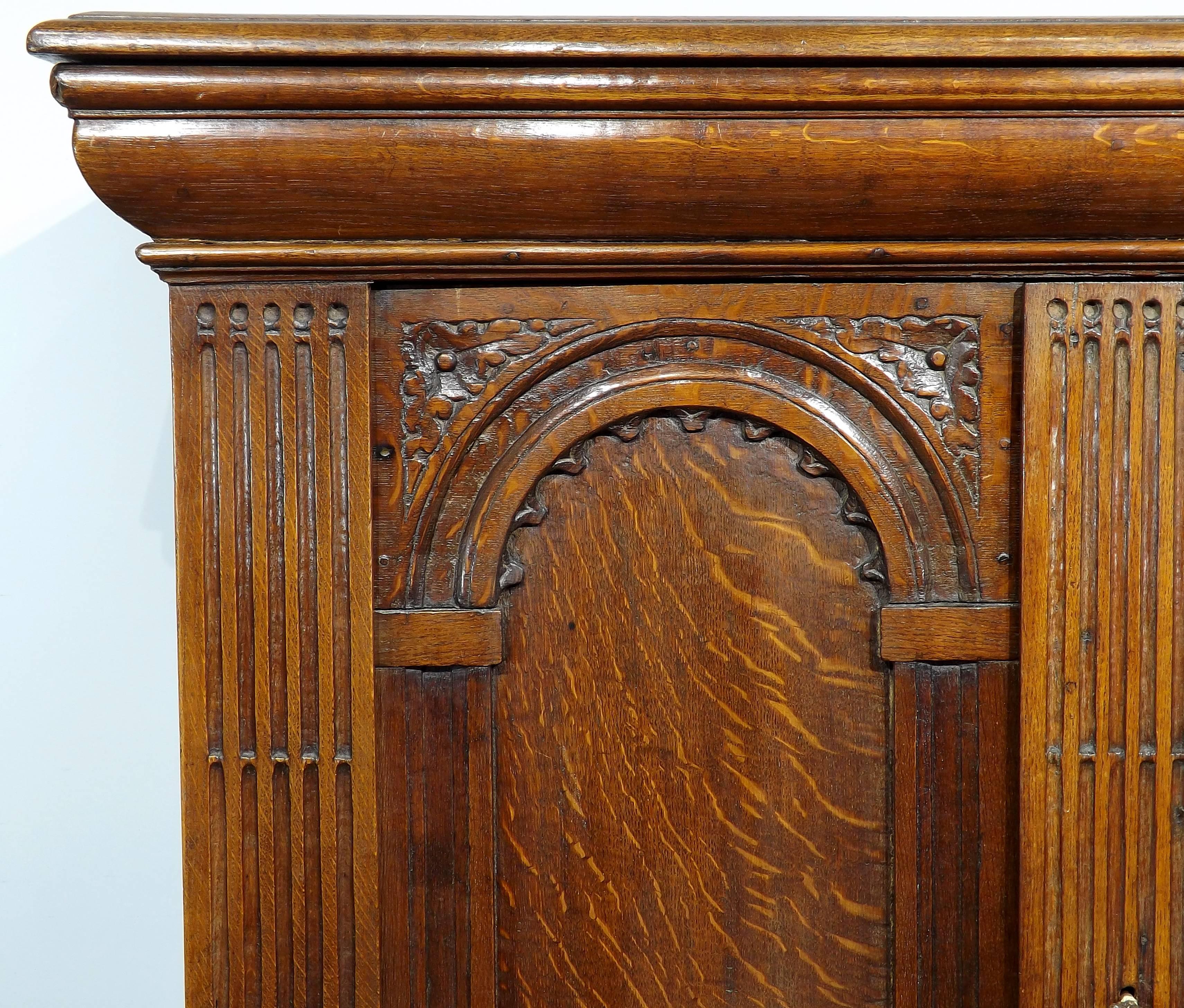 Museum Quality 16th Century Footed Chest In Excellent Condition For Sale In Charlevoix, MI