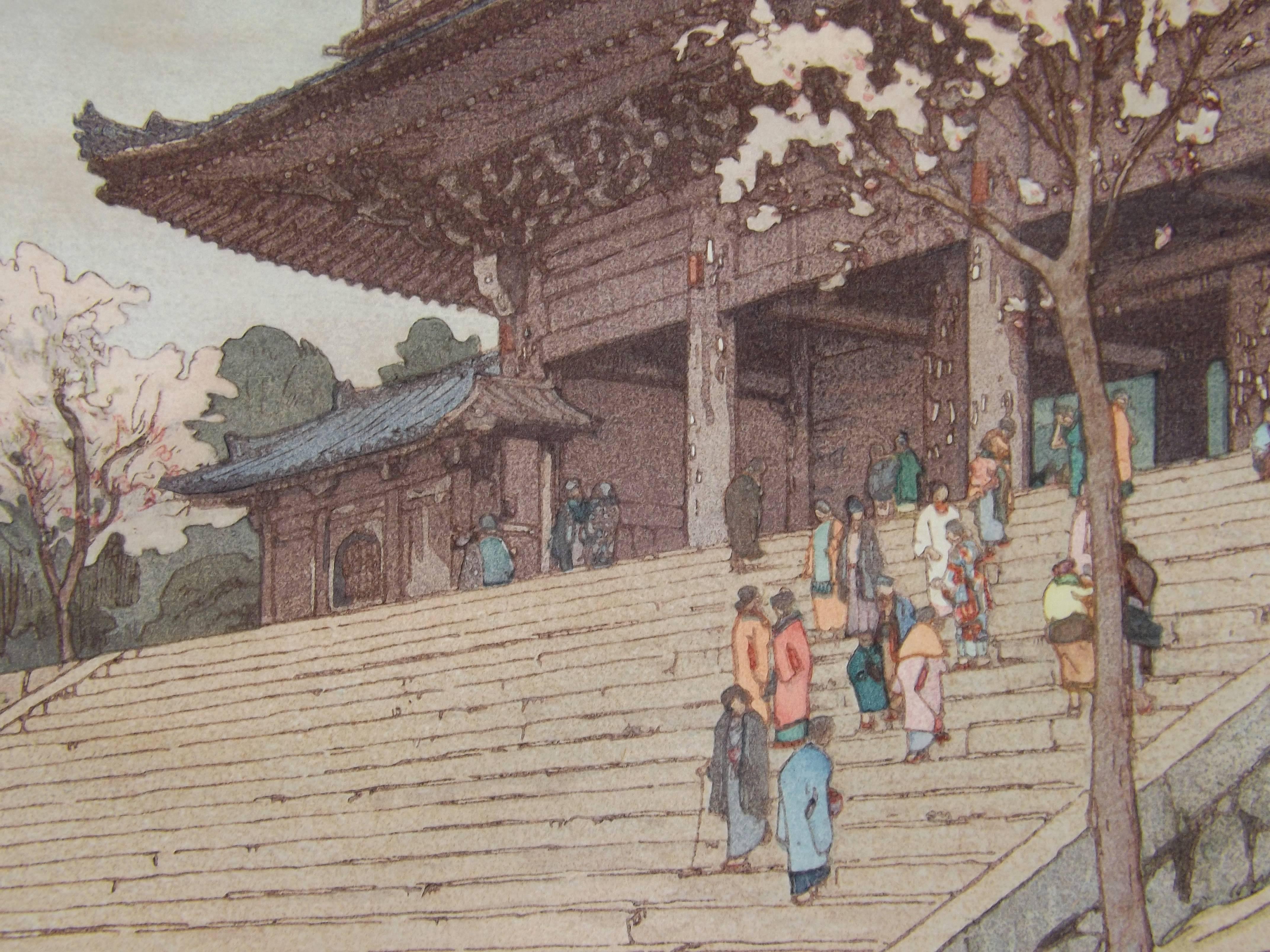 Japanese Woodblock Print of Chion-In Temple Gate by Hiroshi Yoshida In Good Condition For Sale In Charlevoix, MI