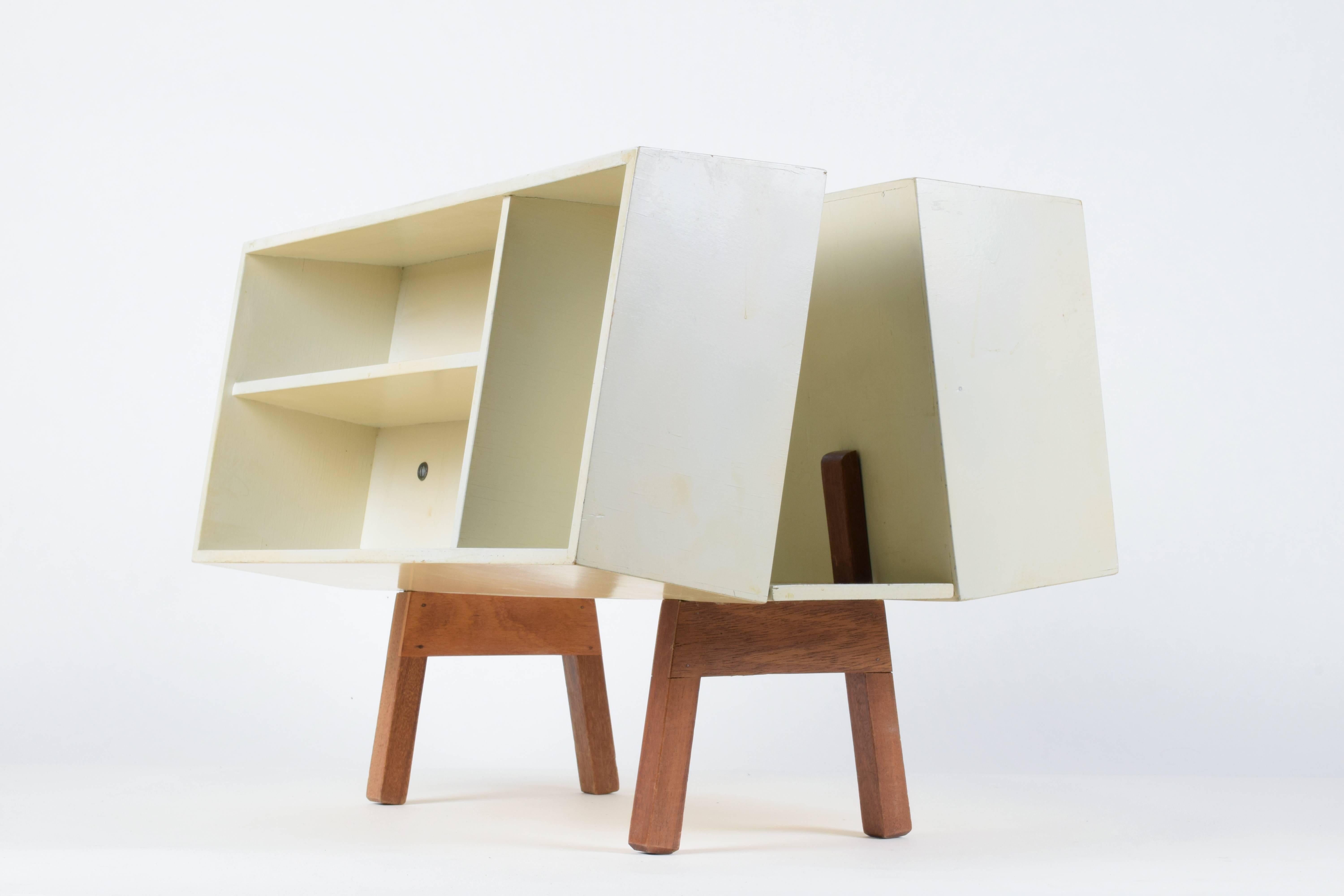 Ernest Race, Isokon Donkey Shelf Storage Unit, Isokon, 1963 In Good Condition In London, GB