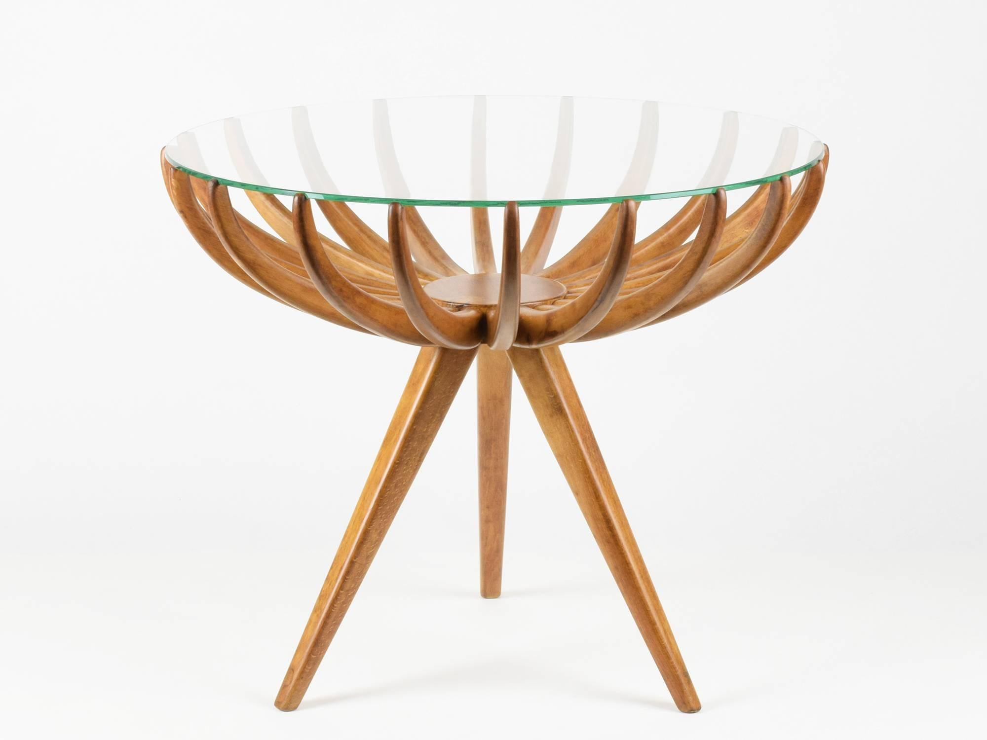 Carlo Di Carli
Milan, Italy

Occasional table, circa 1955.
Sculptural Italian Walnut wooden base, original glass top.

(References: Modernist, Carlo Mollino, Carlo Graffi, organic Modernism, Mid-Century)