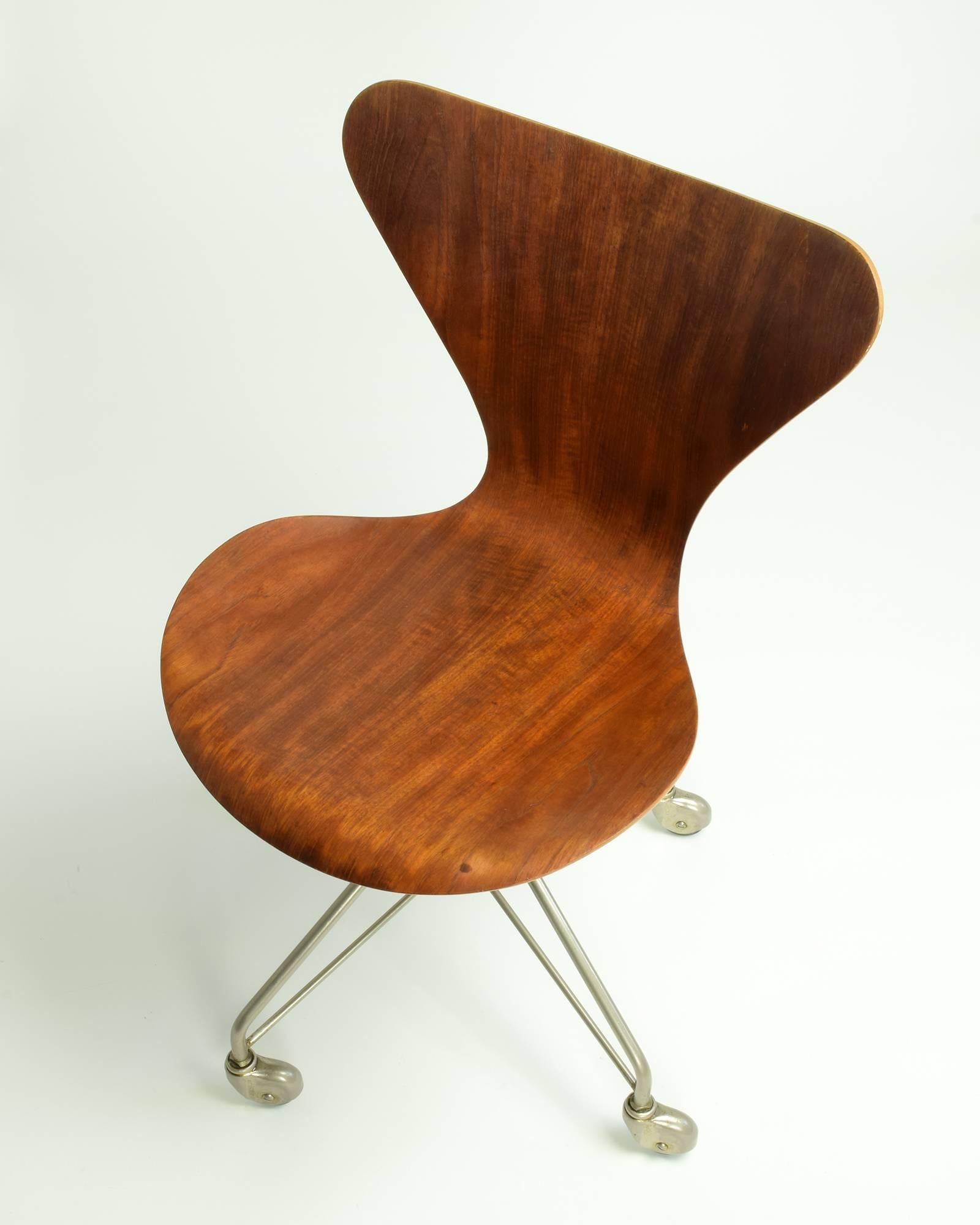 Mid-Century Modern Arne Jacobsen Model 3117 Desk Chair, 1955