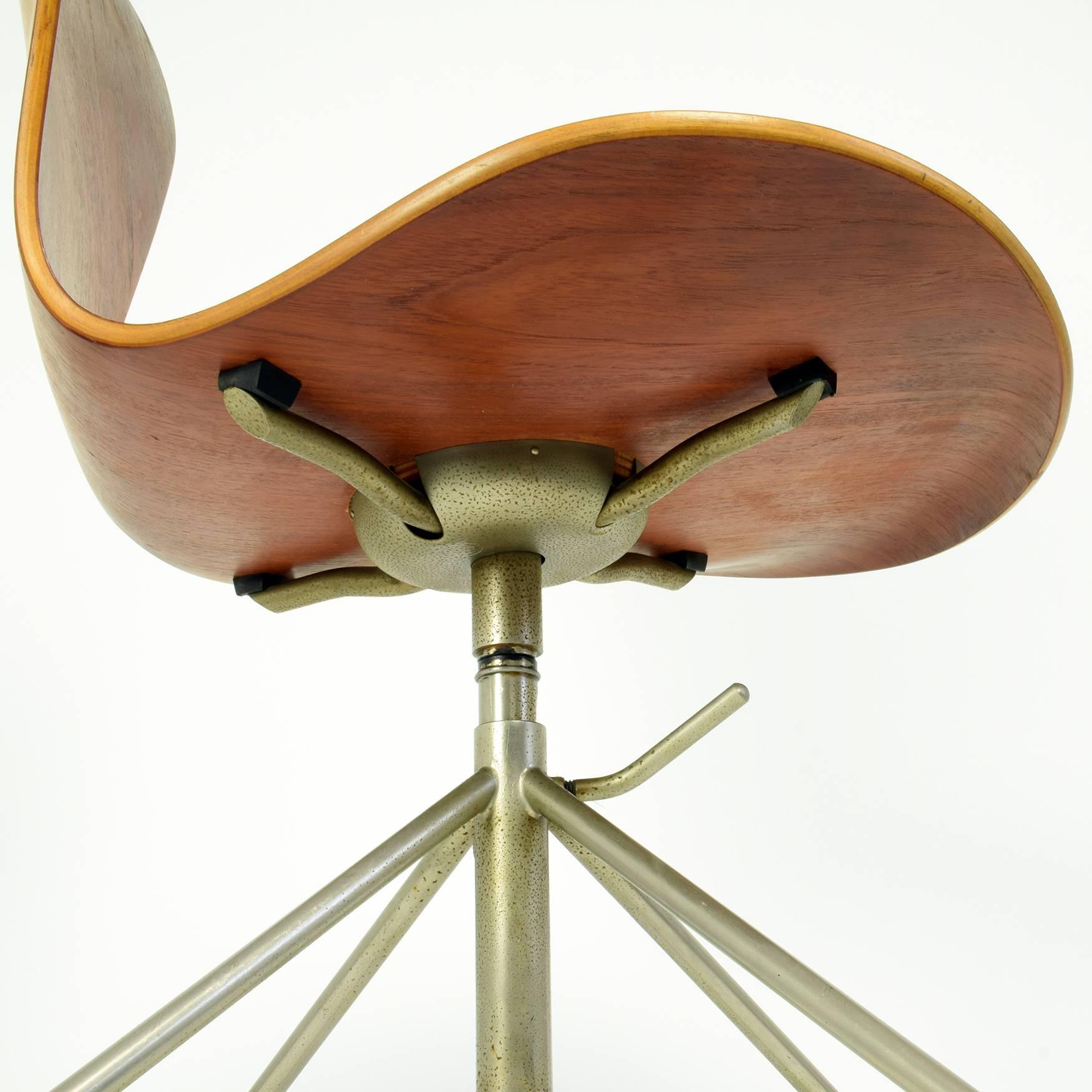 Danish Arne Jacobsen Model 3117 Desk Chair, 1955