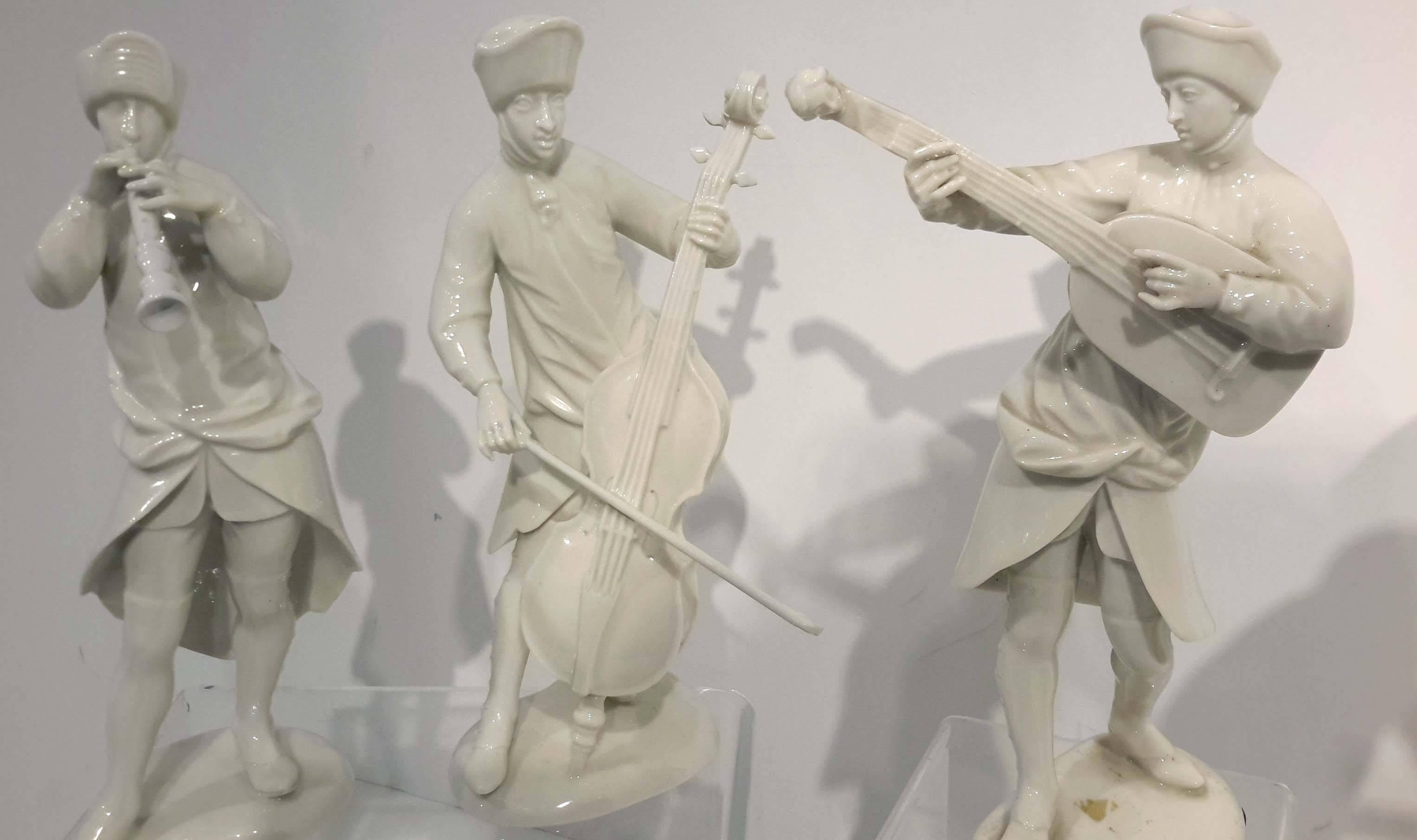 Group of Five Nymphenburg Porcelain Musicians, 19th Century In Good Condition For Sale In New York, NY