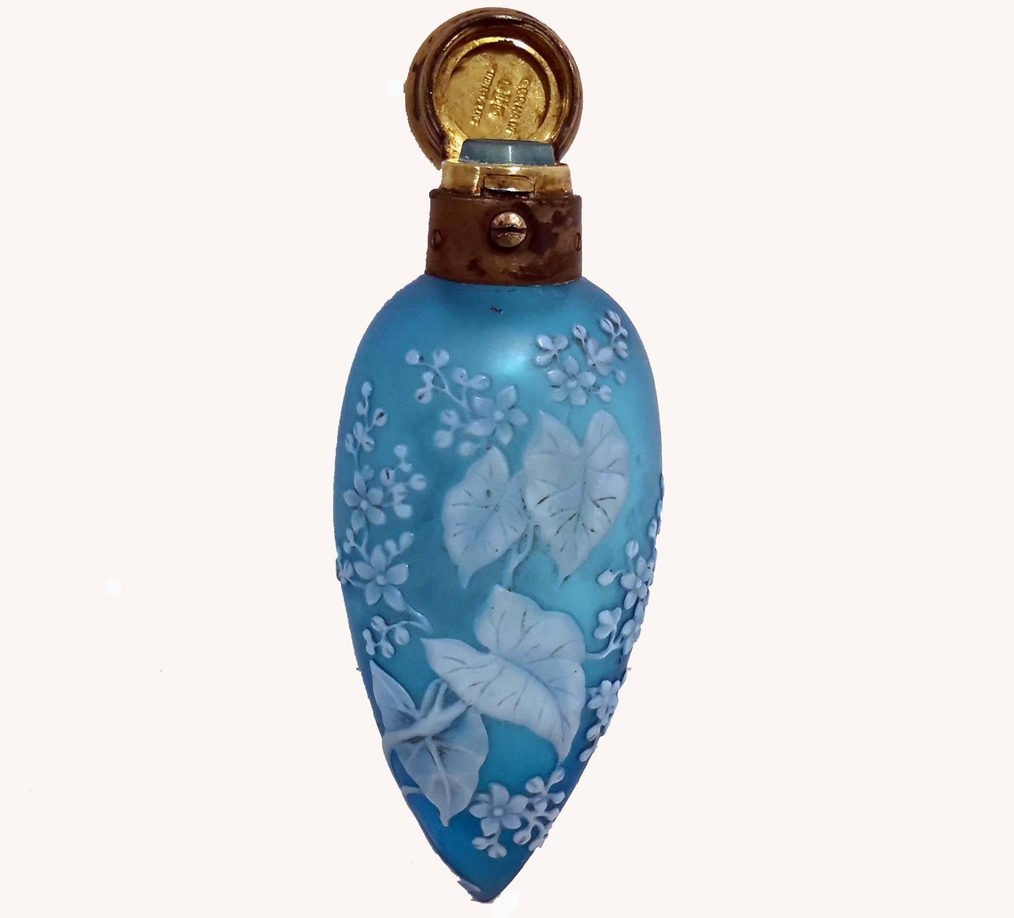 Victorian Thomas Webb English Cameo Glass Scent Bottle with Silver Top, 19th Century