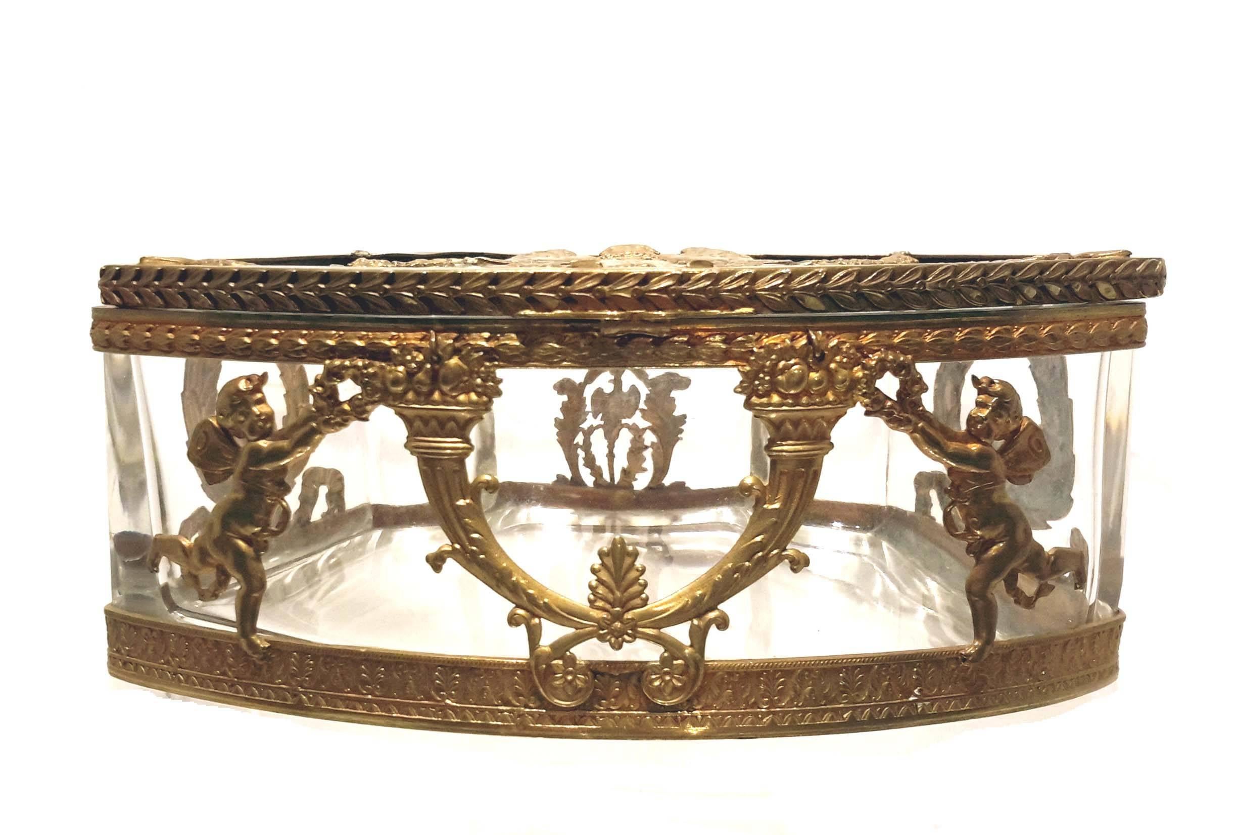 Ormolu-mounted French crystal jewelry box/ casket in Empire style, circa 1900. Beautifully decorated with bronze mounting.