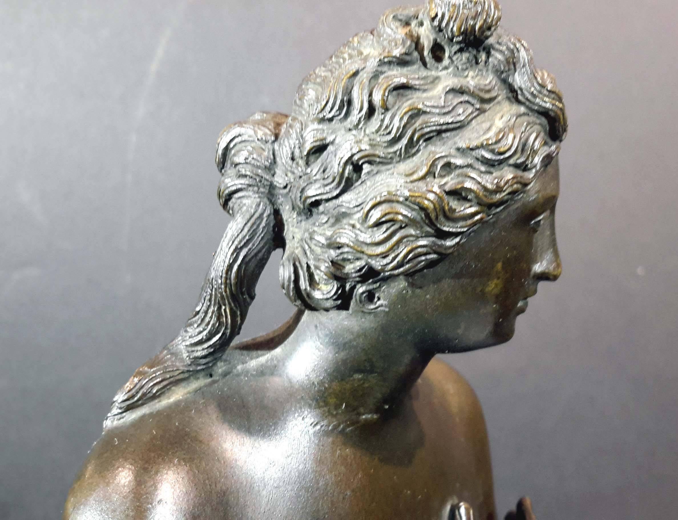 Mid-19th Century Grand Tour Bronze Figure of Greek Goddess on Marble Base, 19th Century For Sale