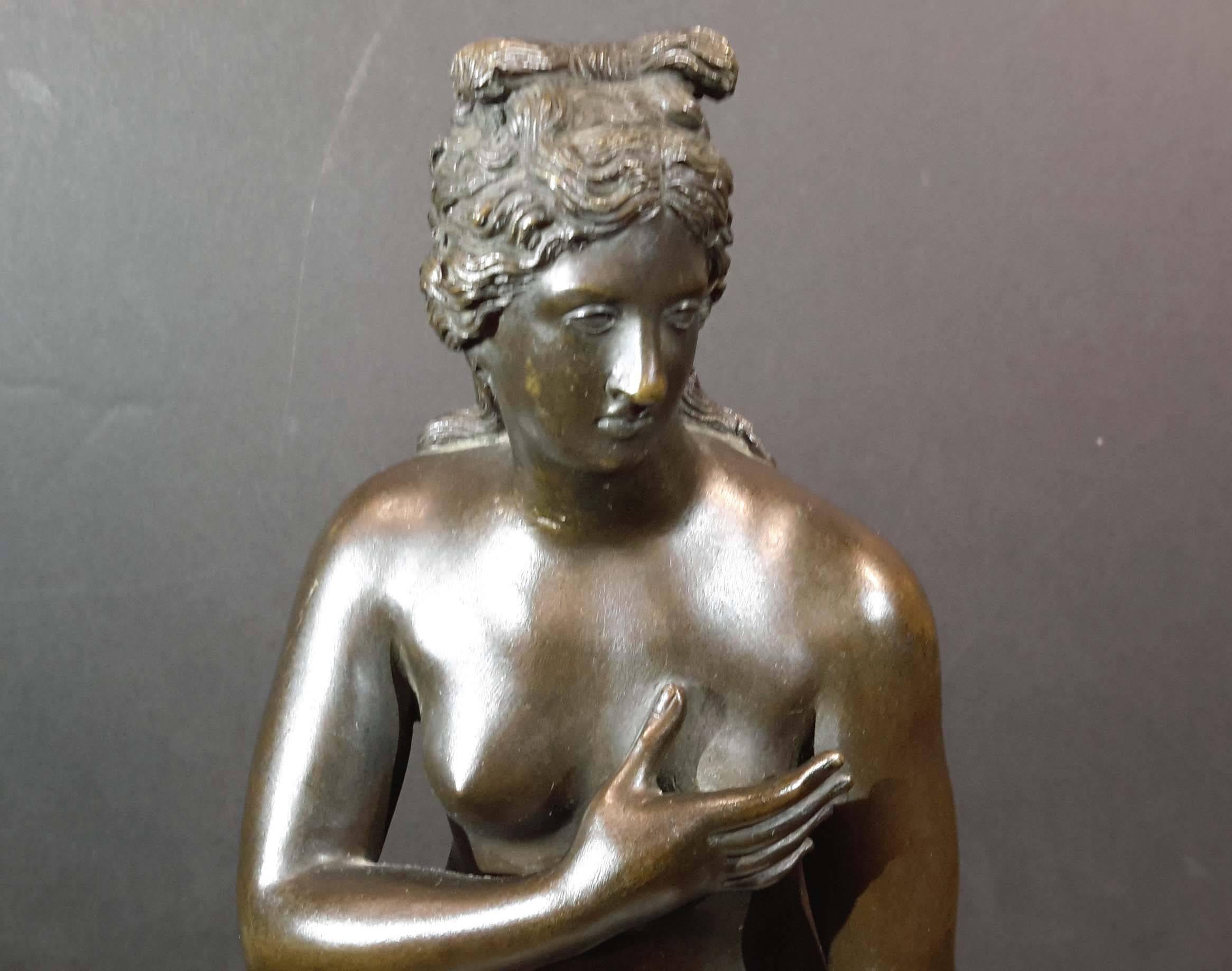 Grand Tour Bronze Figure of Greek Goddess on Marble Base, 19th Century In Good Condition For Sale In New York, NY