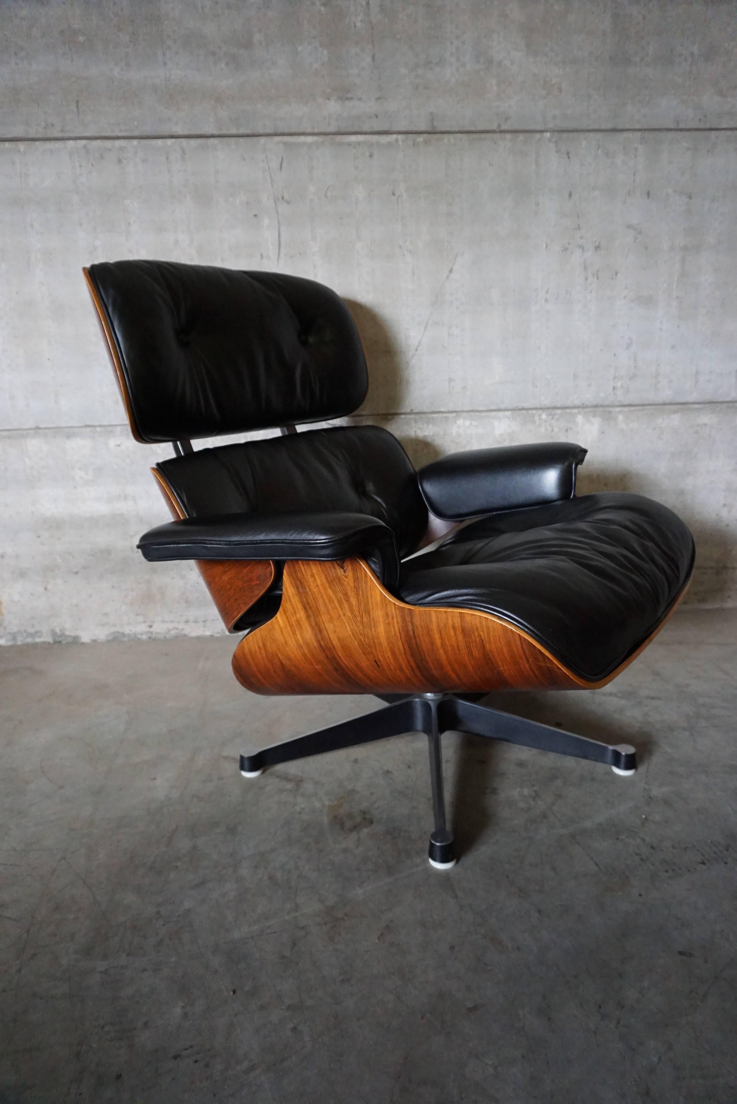 Model 670 Lounge Chair by Charles and Ray Eames for Vitra, 1970s In Good Condition In Nijmegen, NL