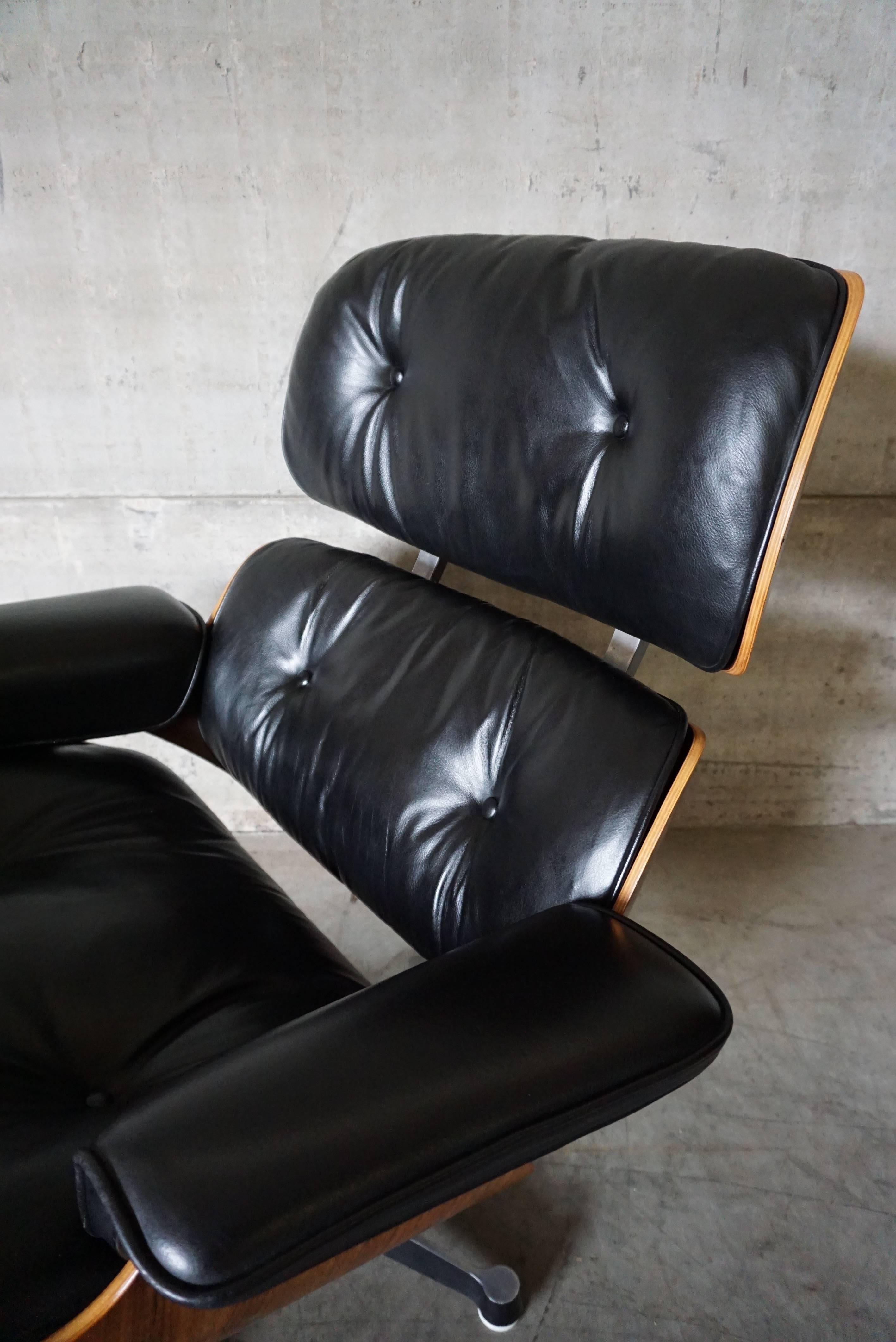 20th Century Model 670 Lounge Chair by Charles and Ray Eames for Vitra, 1970s