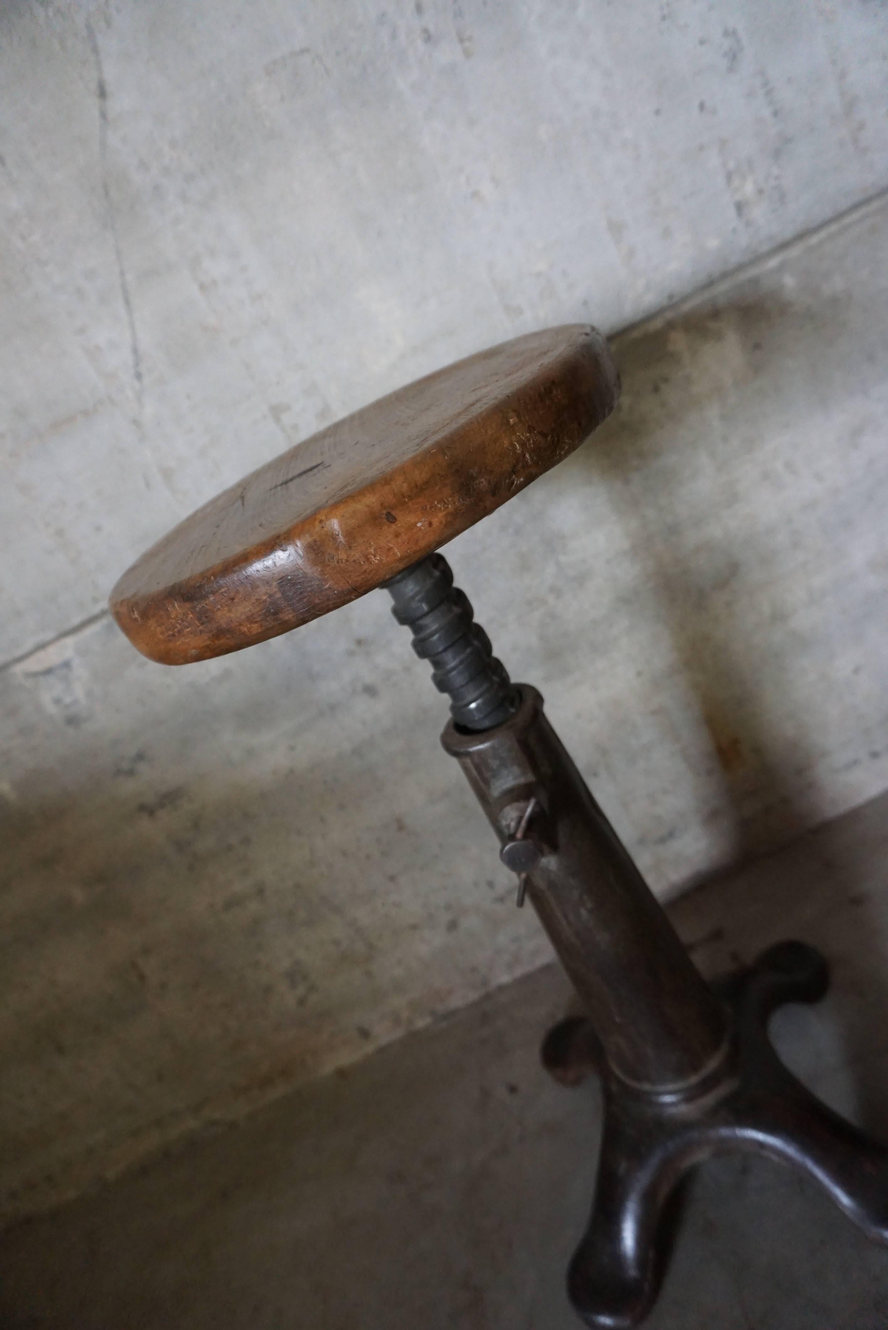 singer stool cast iron