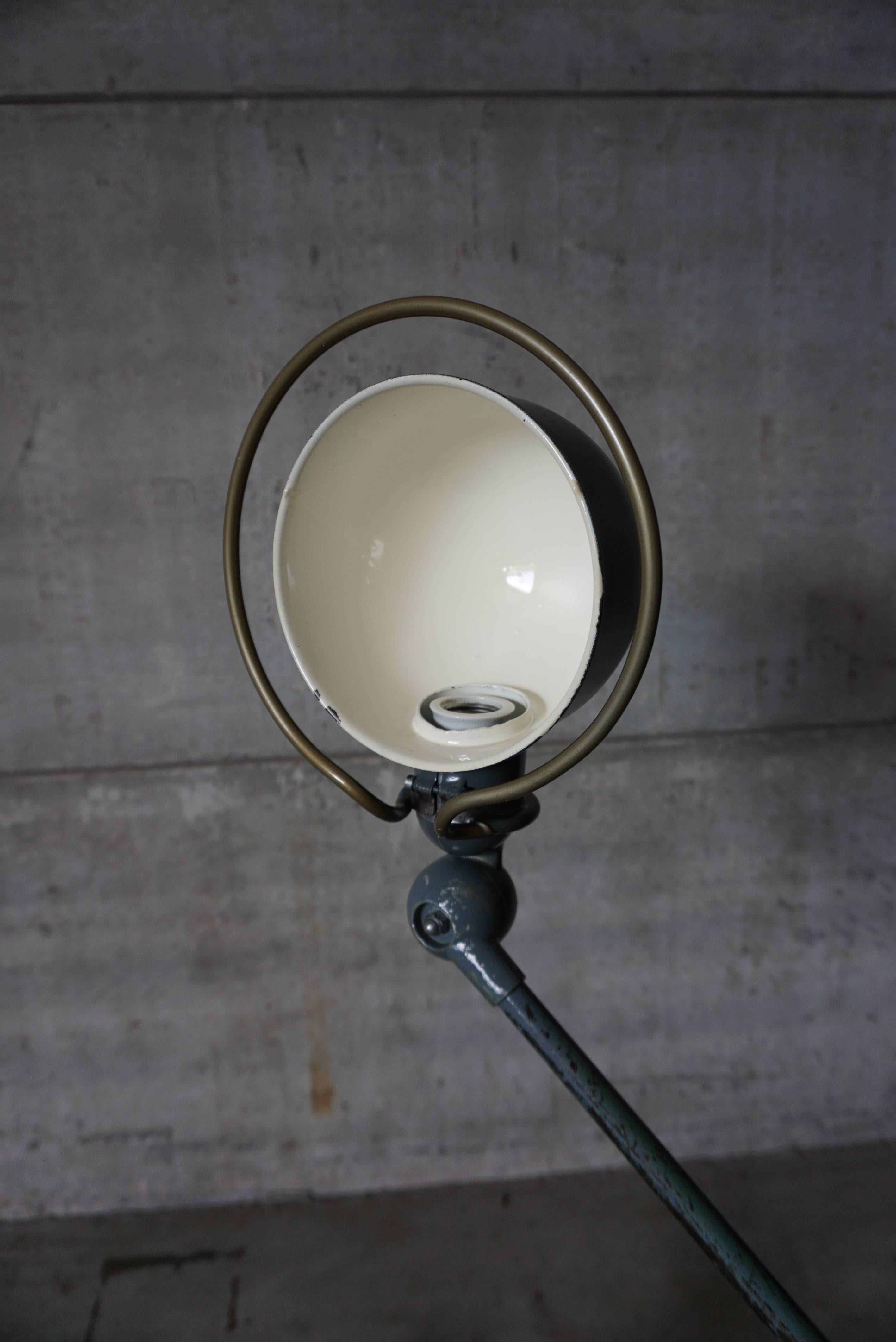 Industrial Articulated Grey Desk Lamp from Jieldé, 1950s In Good Condition In Nijmegen, NL