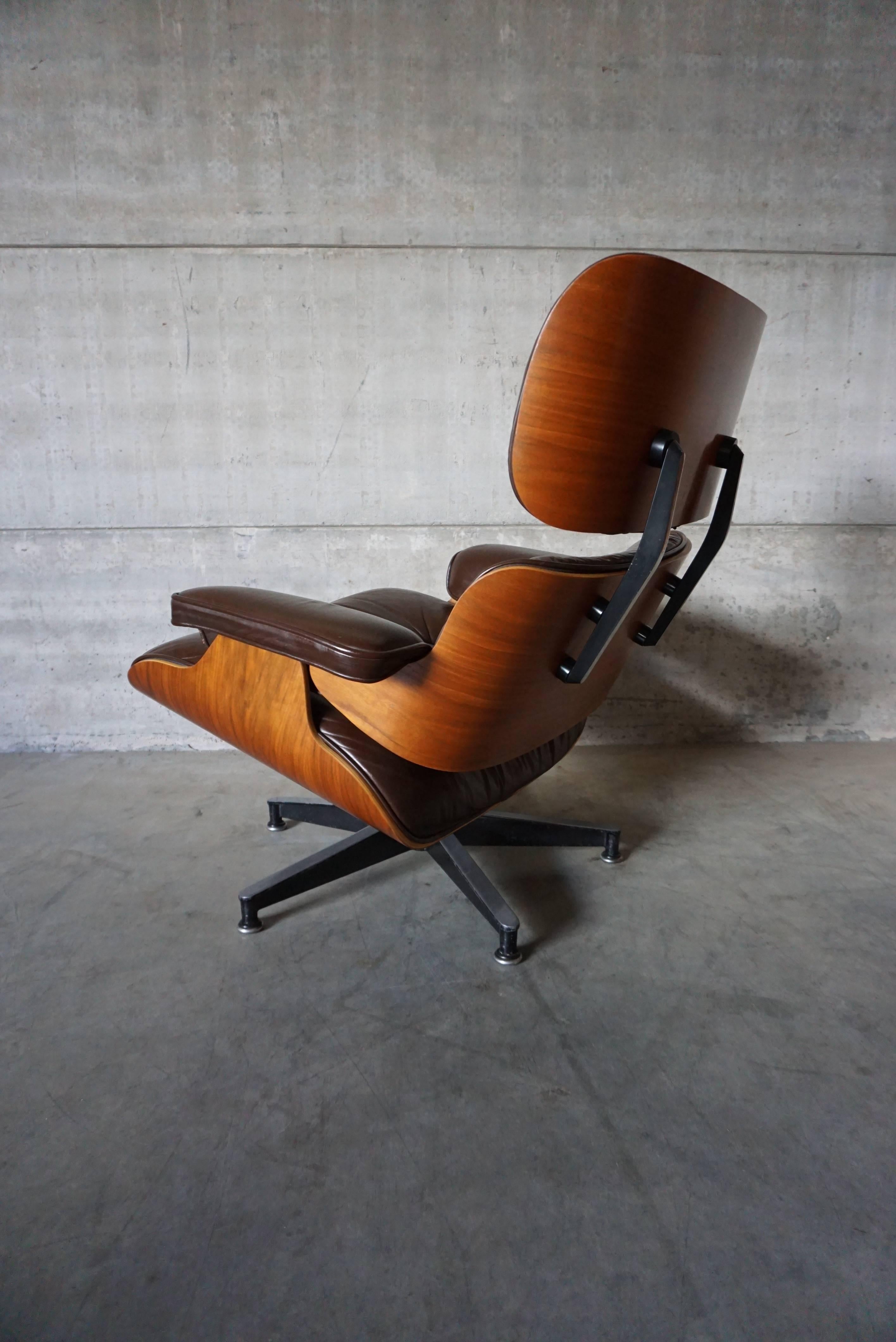 Mid-Century Modern Model 670 Brown Leather Lounge Chair by Charles and Ray Eames for Herman Miller
