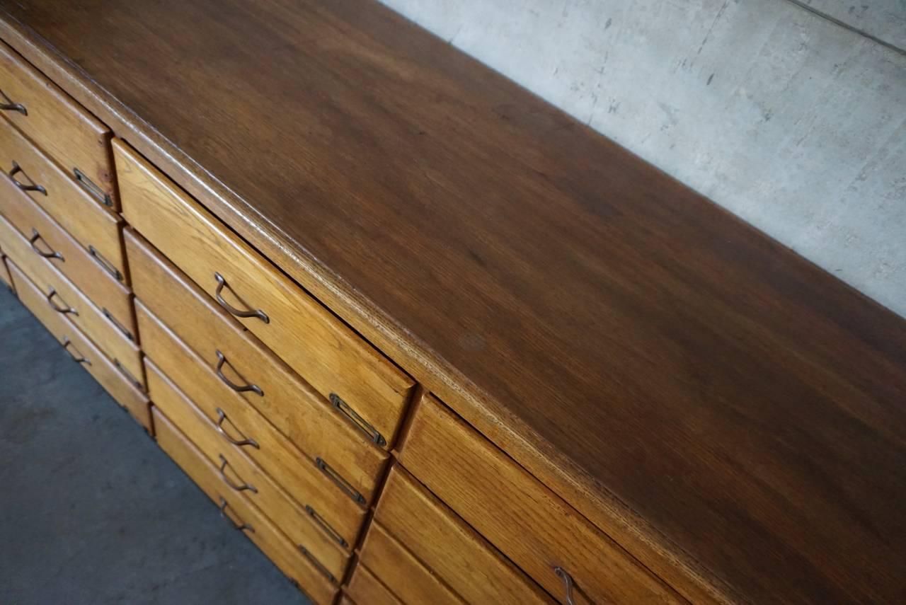 Vintage German Oak Apothecary Bank of Drawers, 1950s In Good Condition In Nijmegen, NL