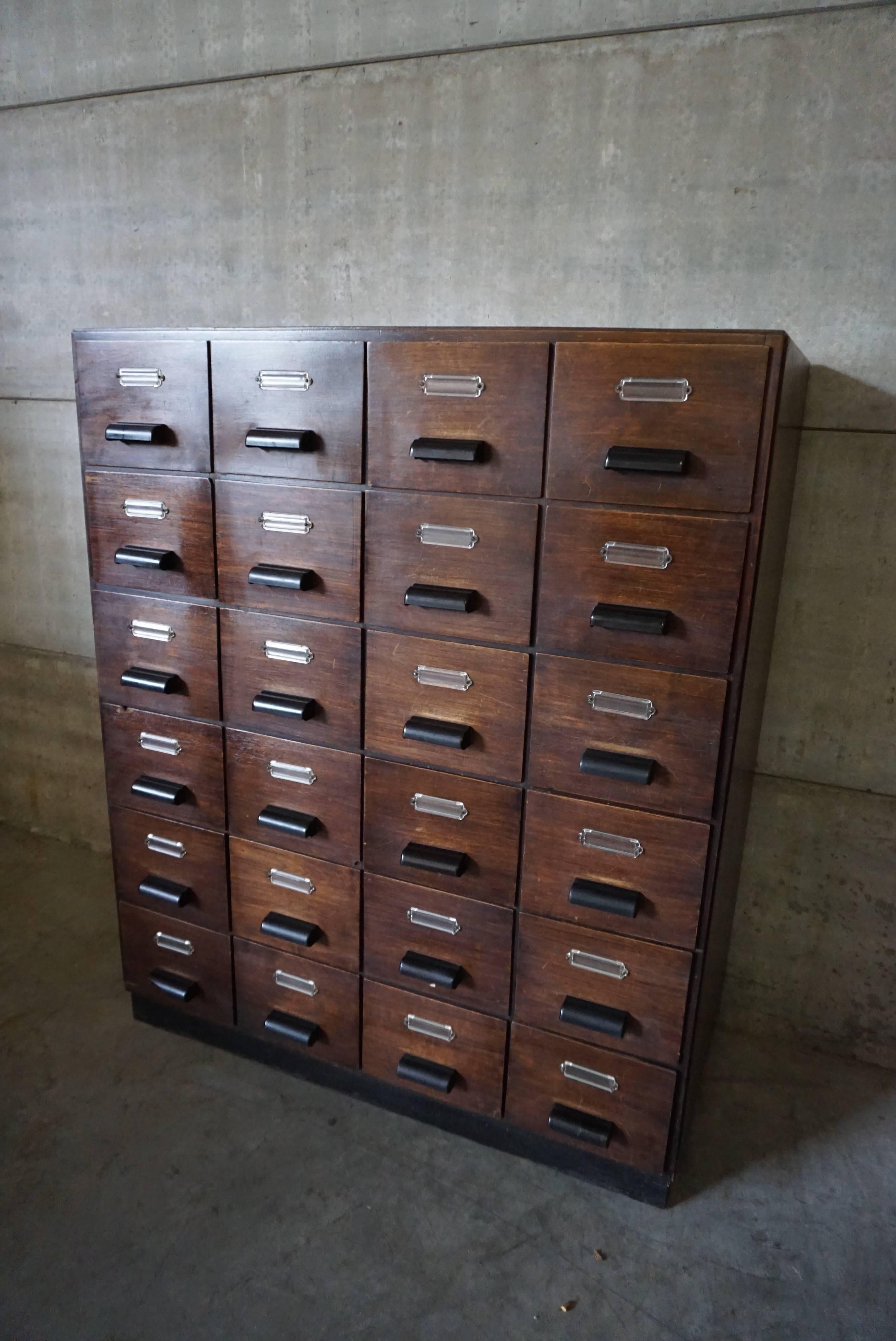 Industrial Oak Filing Cabinet, 1950s In Good Condition In Nijmegen, NL