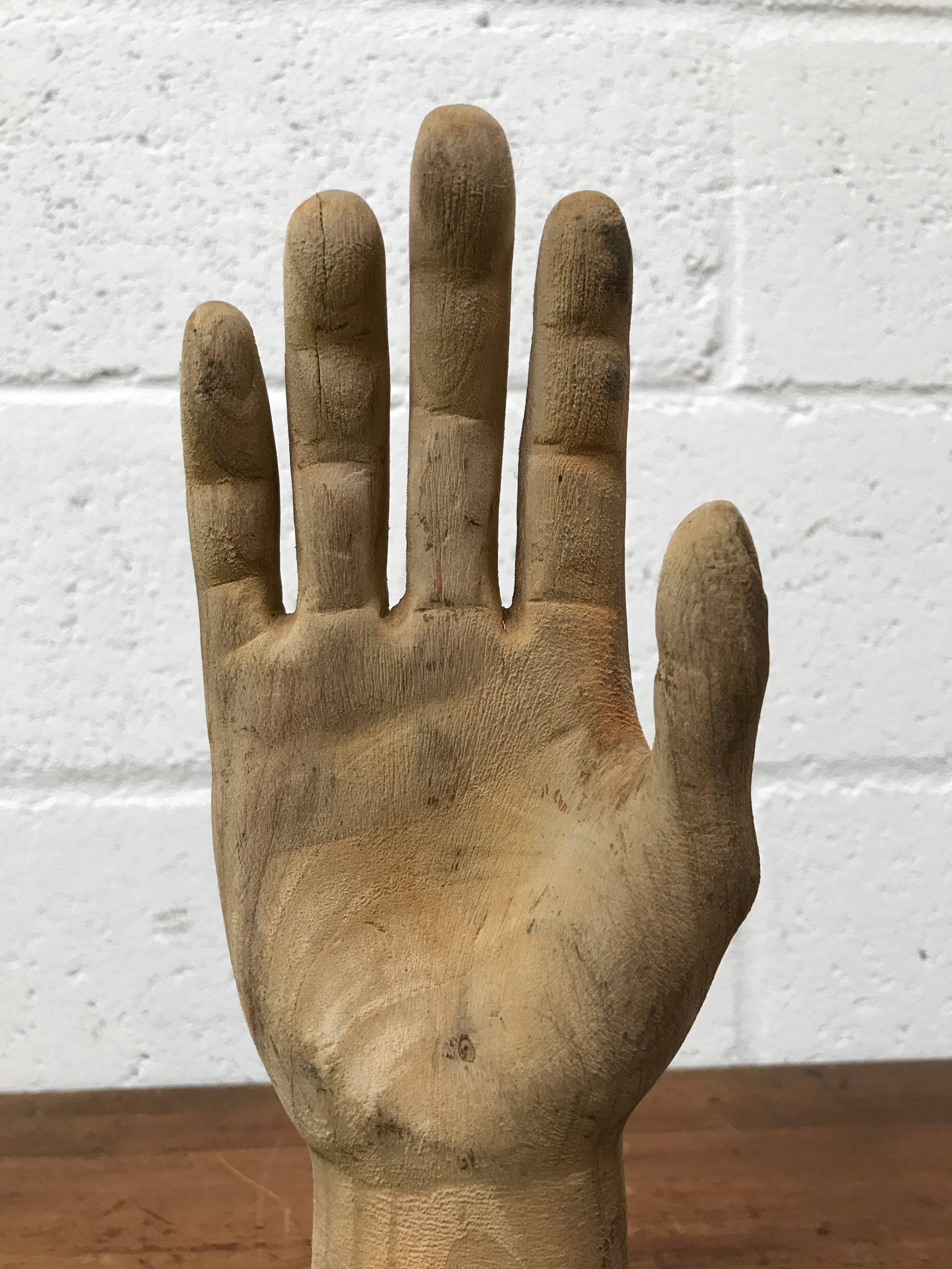 A fantastic well carved hand, made in France French carved hand, circa 1940s. The hand could be removed from the base.
 