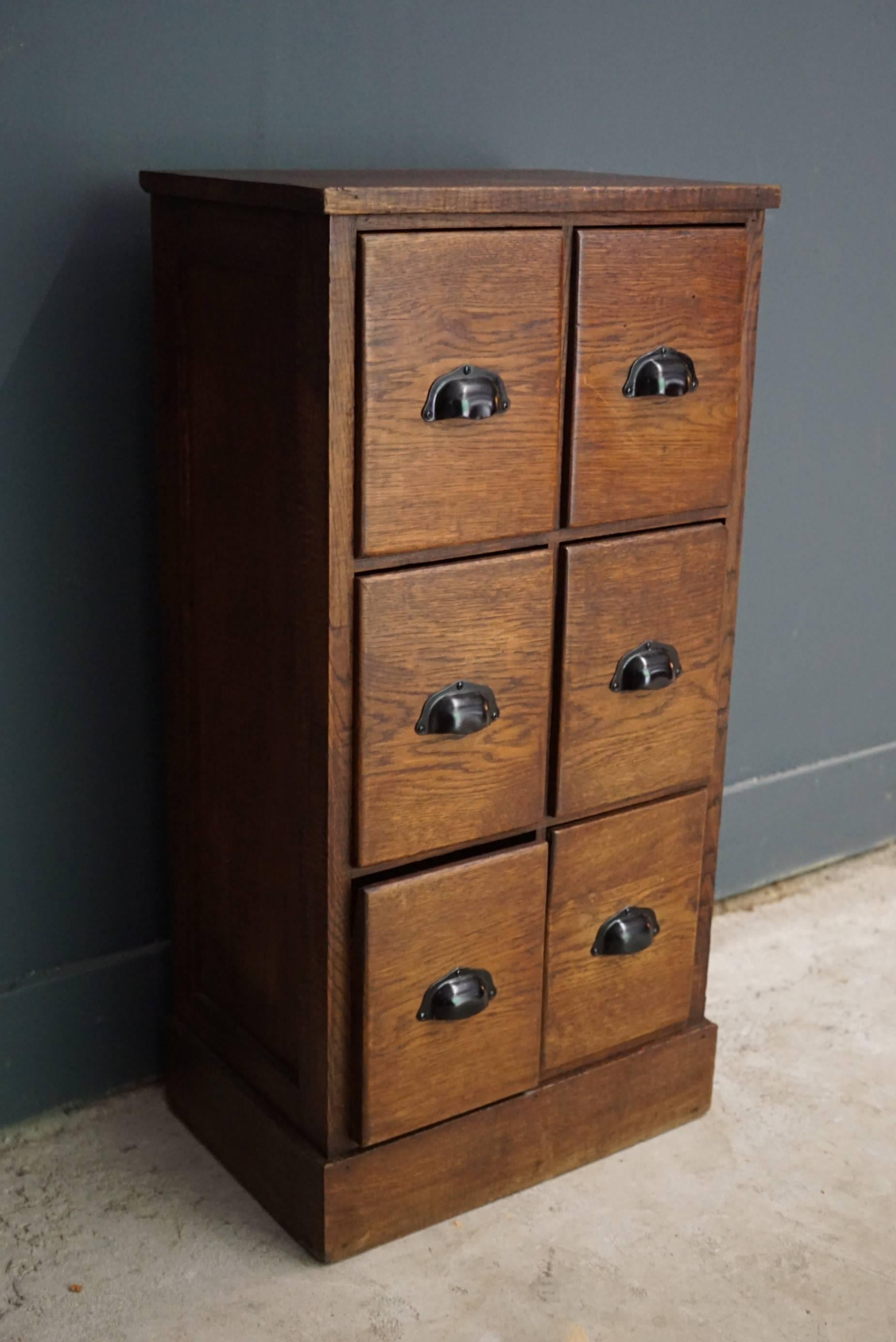 French Oak Apothecary Cabinet, 1930s In Good Condition In Nijmegen, NL