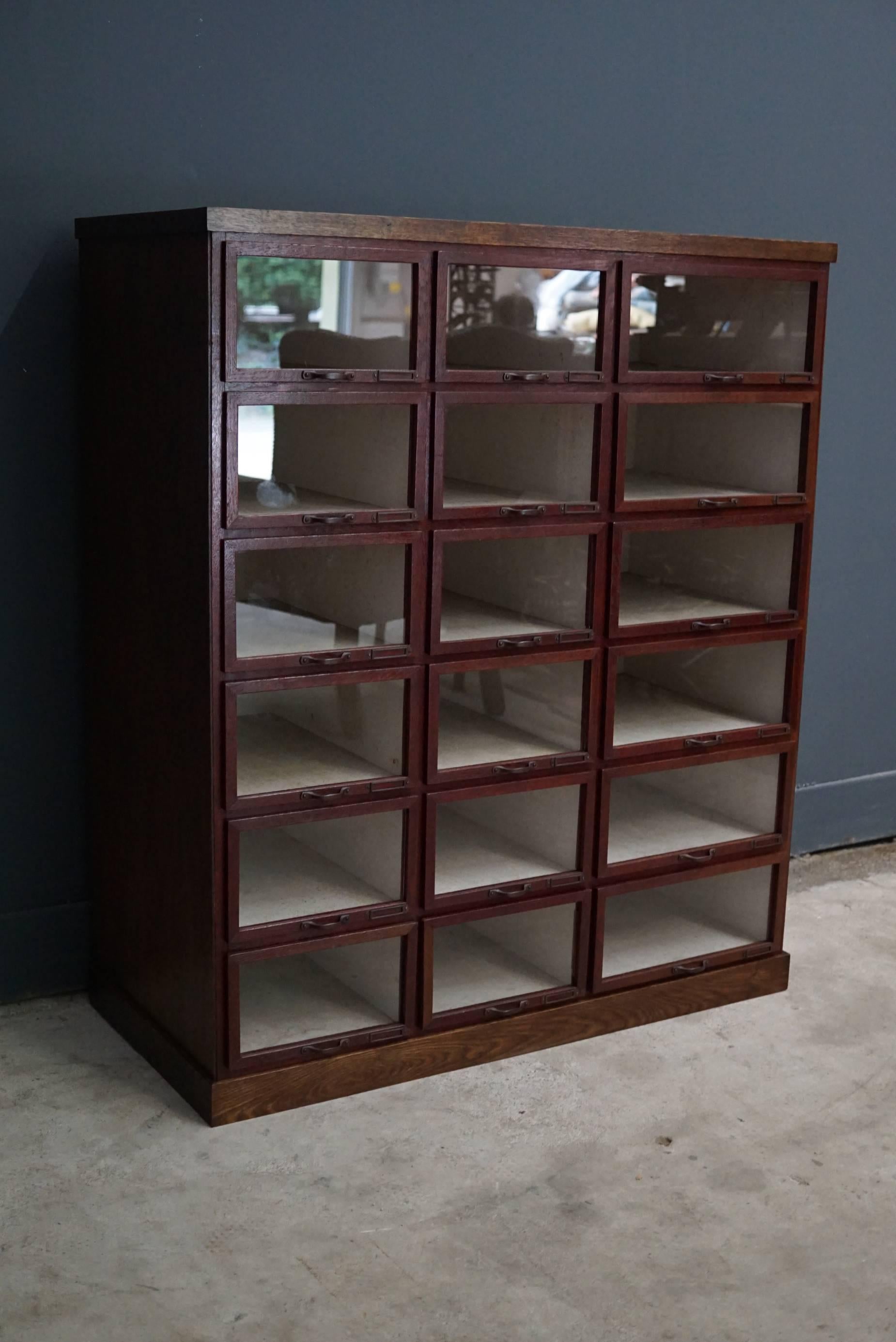 Oak Haberdashery Shop Cabinet or Retail Unit, 1930s In Good Condition In Nijmegen, NL