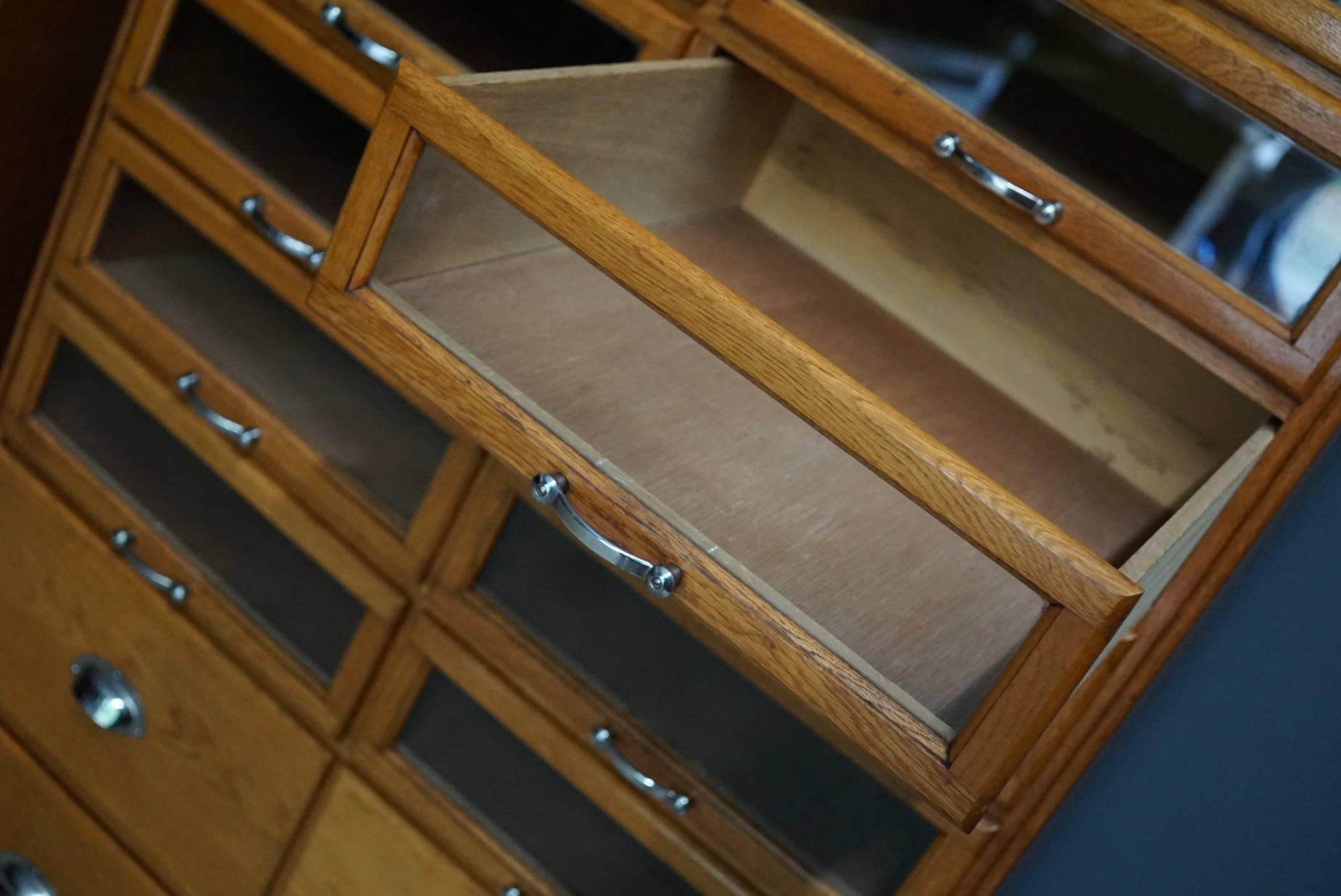 Pair of Oak Haberdashery Shop Cabinets or Retail Units, 1930s In Good Condition In Nijmegen, NL