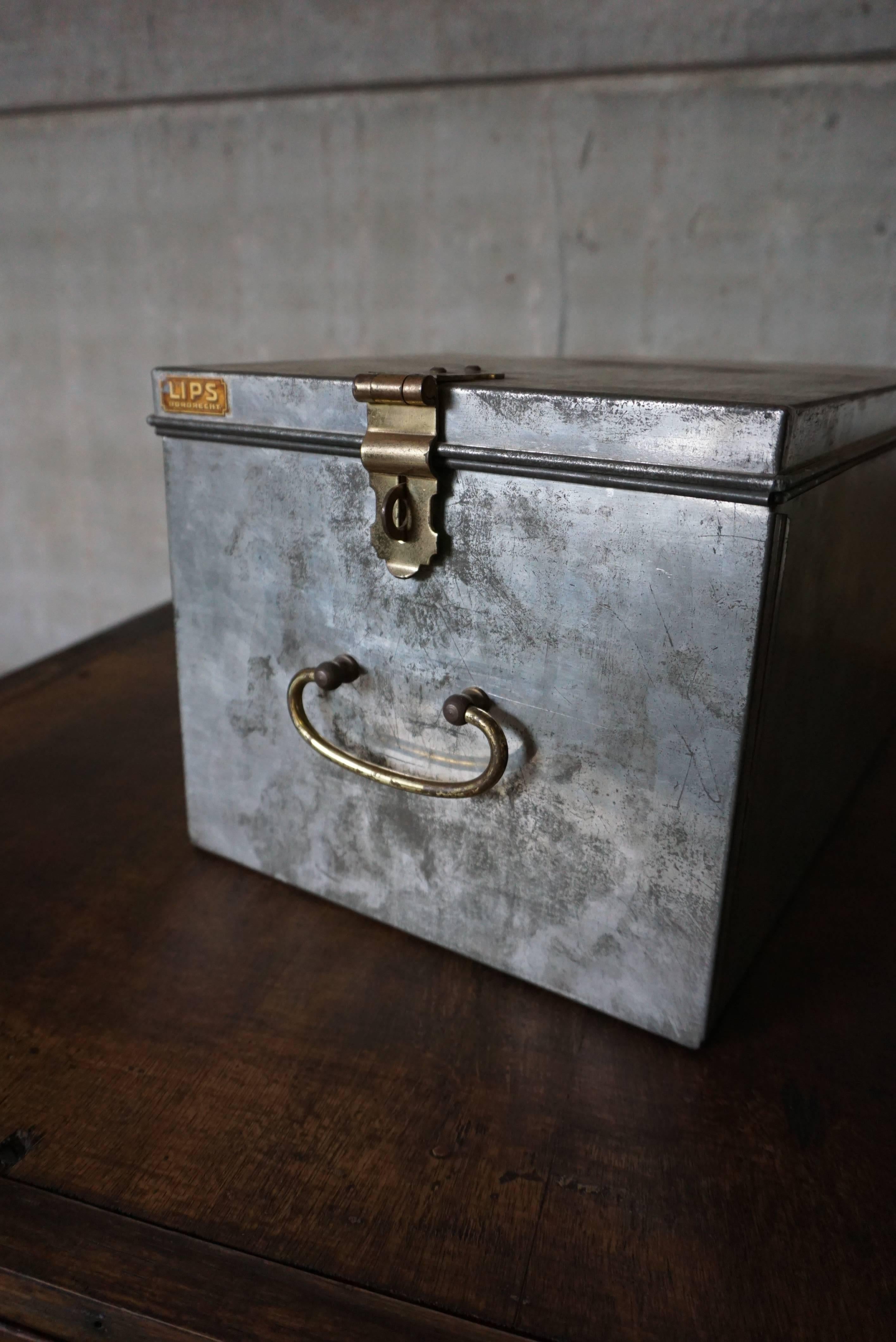 Vintage Industrial Safe Box with Brass Details In Excellent Condition In Nijmegen, NL