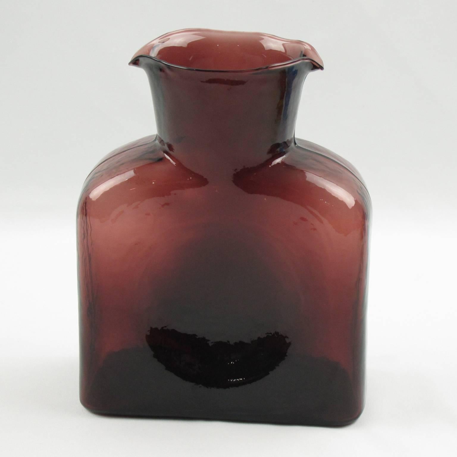 Mid-Century Set of Three Double Spouted Pitchers Decanters by Blenko Glass In Excellent Condition In Atlanta, GA