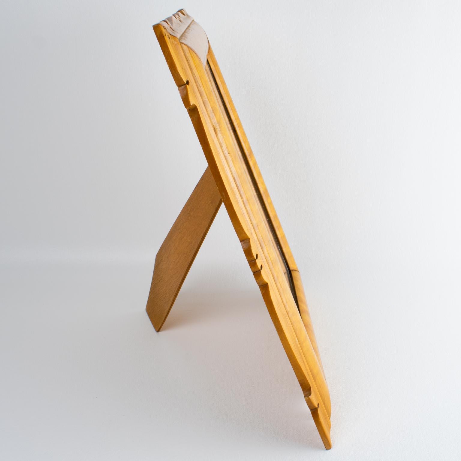 Italian Varnish Carved Sycamore Wood Picture Frame, circa 1940 For Sale