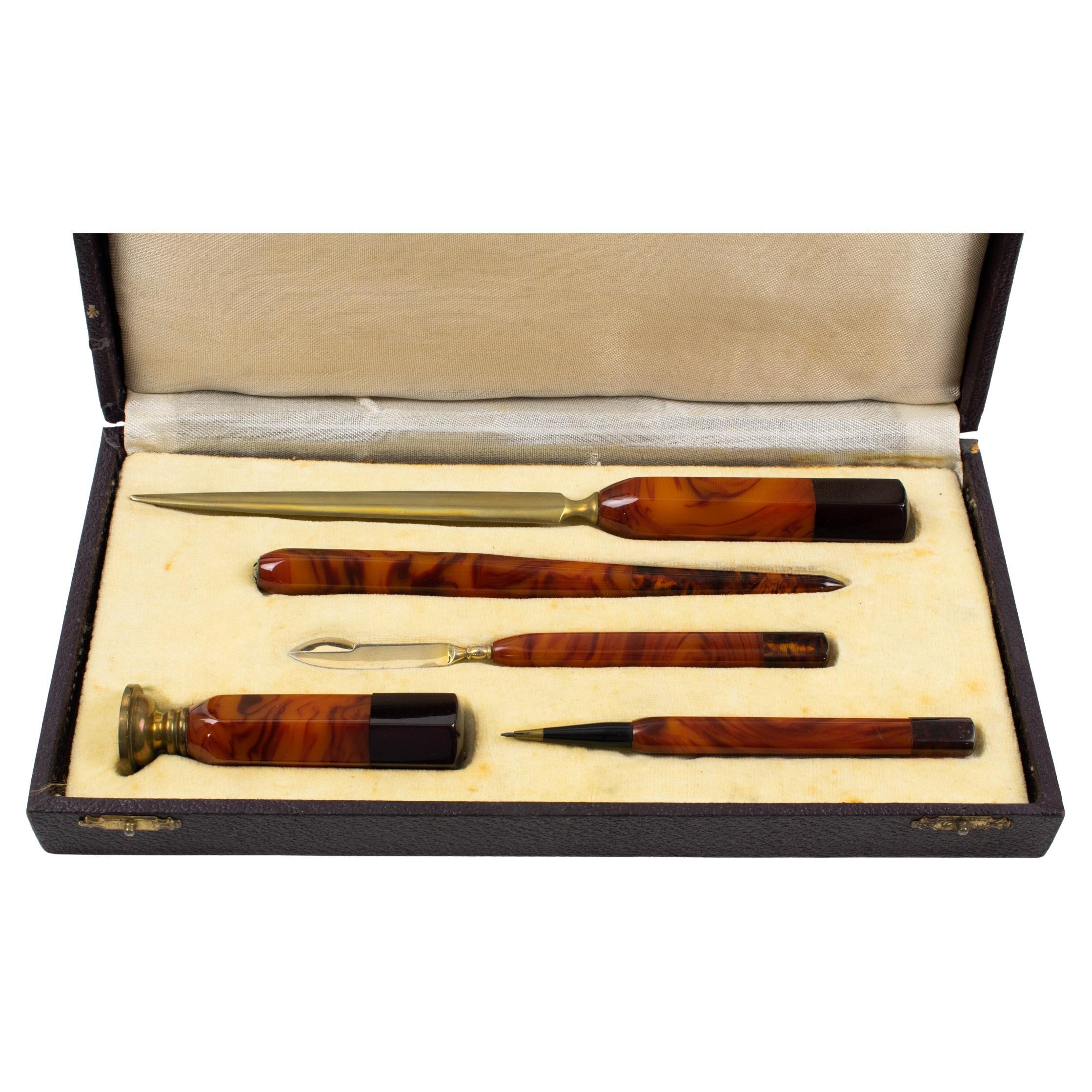 Art Deco Bakelit Schreibtisch Schreibzubehör, 5 Pieces in Schachtel, Frankreich 1930er Jahre im Angebot