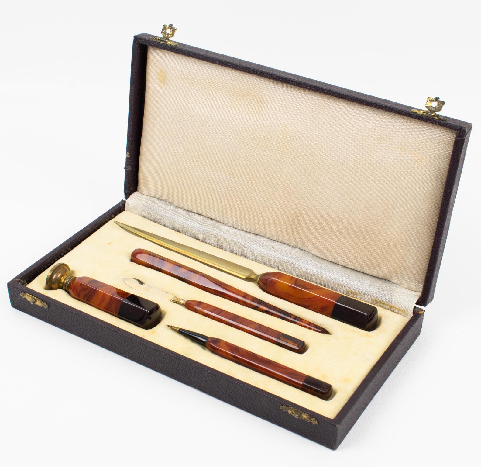 Art Deco Bakelit Schreibtisch Schreibzubehör, 5 Pieces in Schachtel, Frankreich 1930er Jahre (Metall) im Angebot