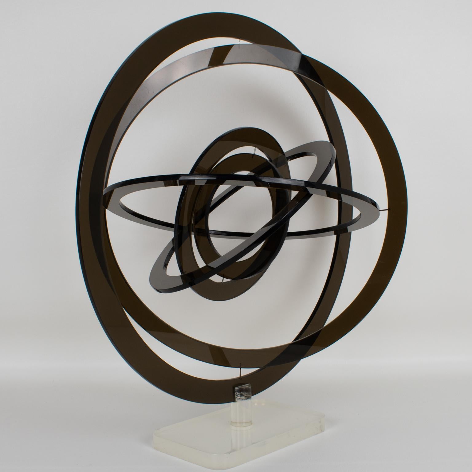 Astrolabio modernista in lucite grigia, scultura cinetica dell'orbita celeste, circa 1970 in vendita 3