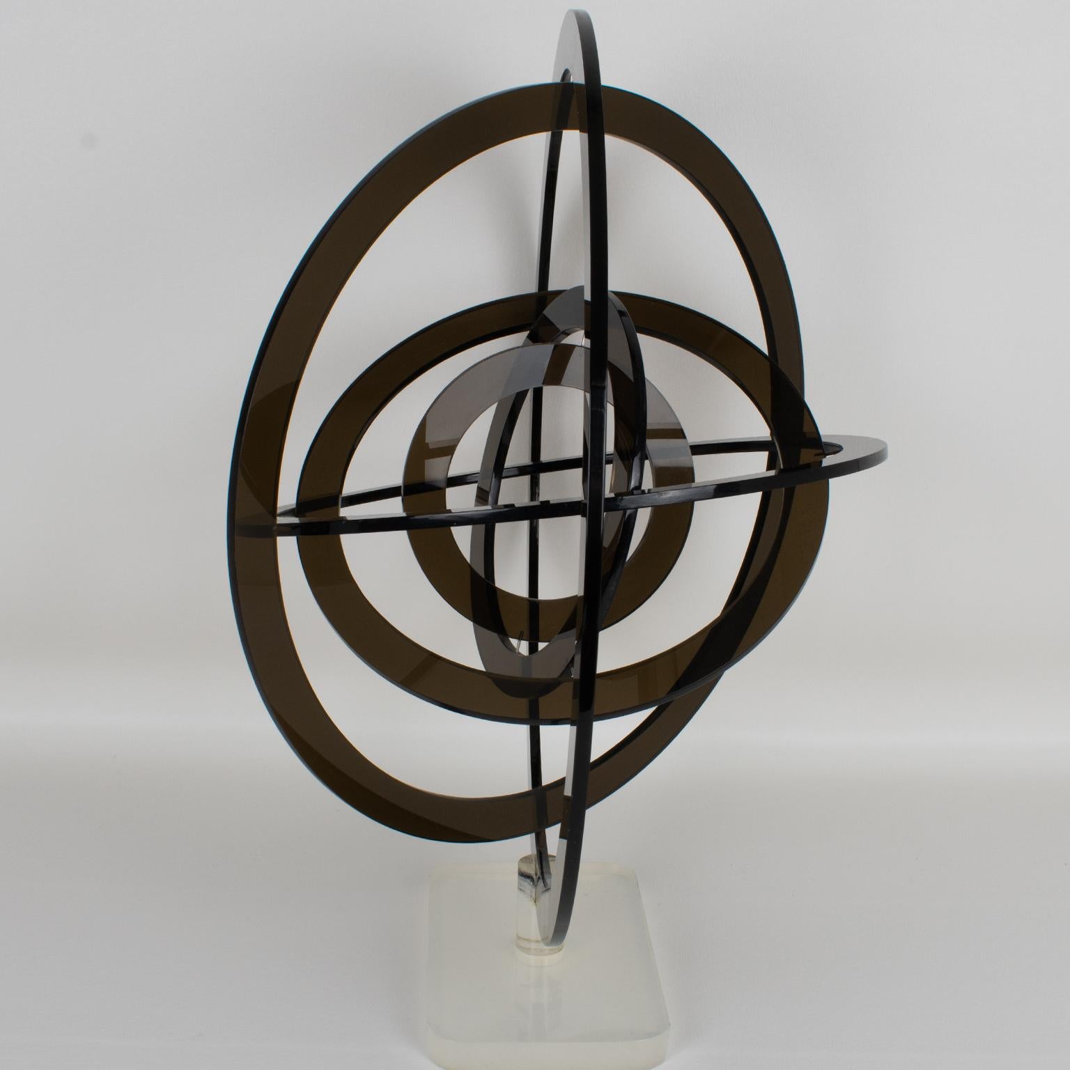 Astrolabio modernista in lucite grigia, scultura cinetica dell'orbita celeste, circa 1970 in vendita 2